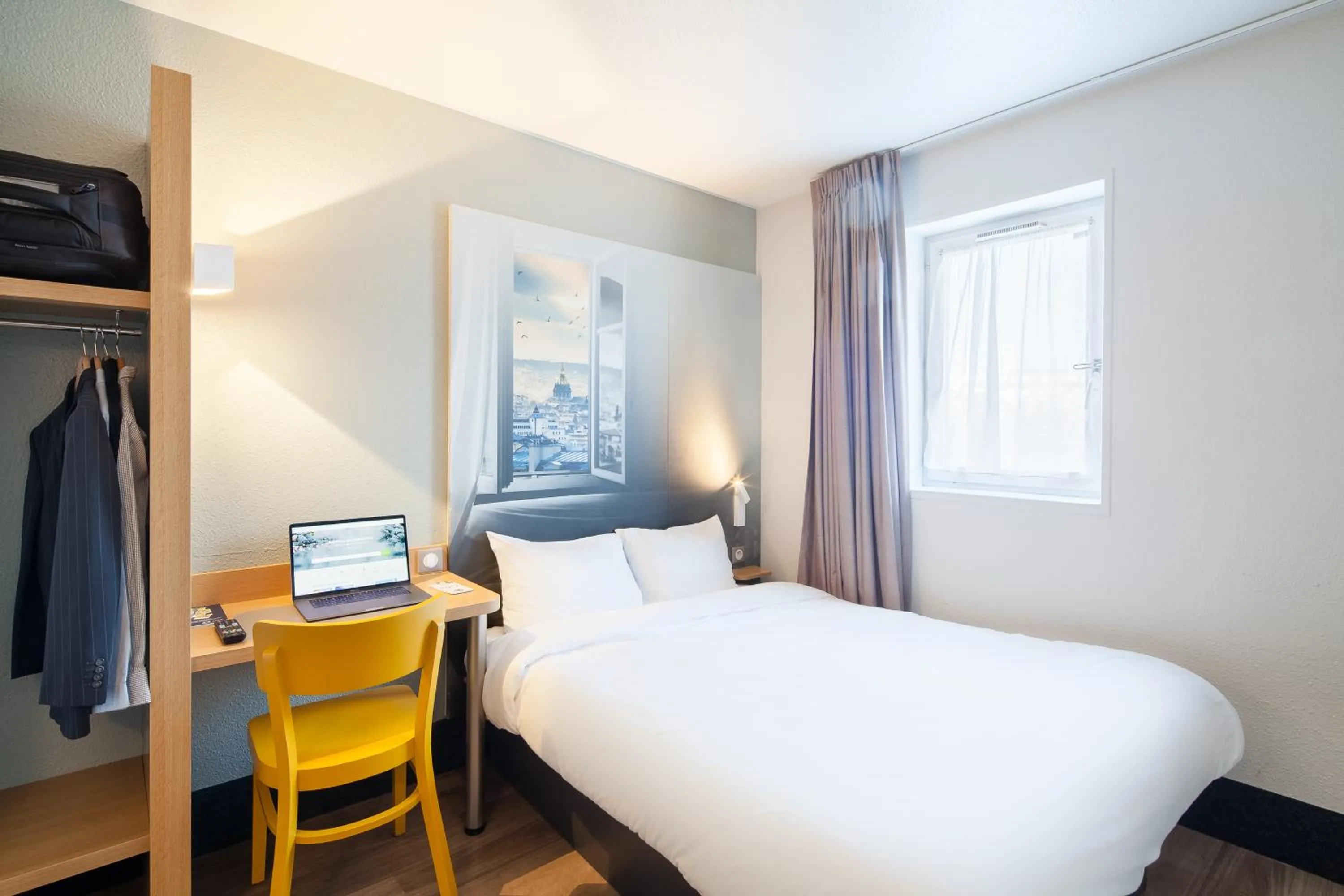 Photo of the whole room, Bed in B&B HOTEL Maurepas