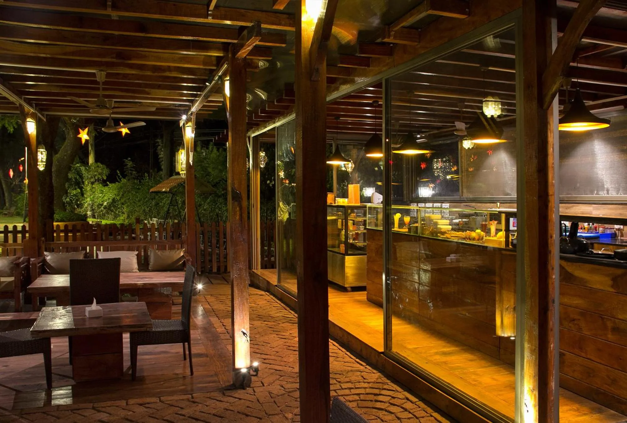 Restaurant/places to eat in Hotel Malas