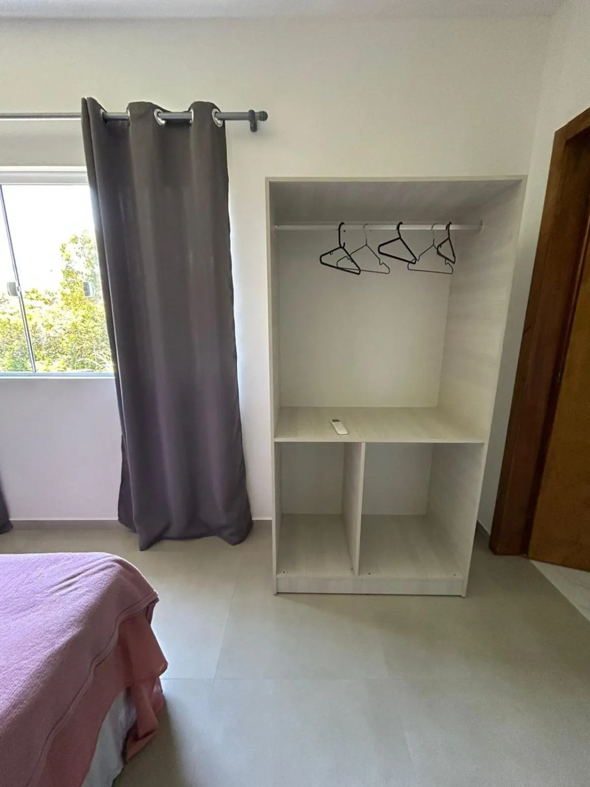 wardrobe, Bed in Pousada casa da amizade
