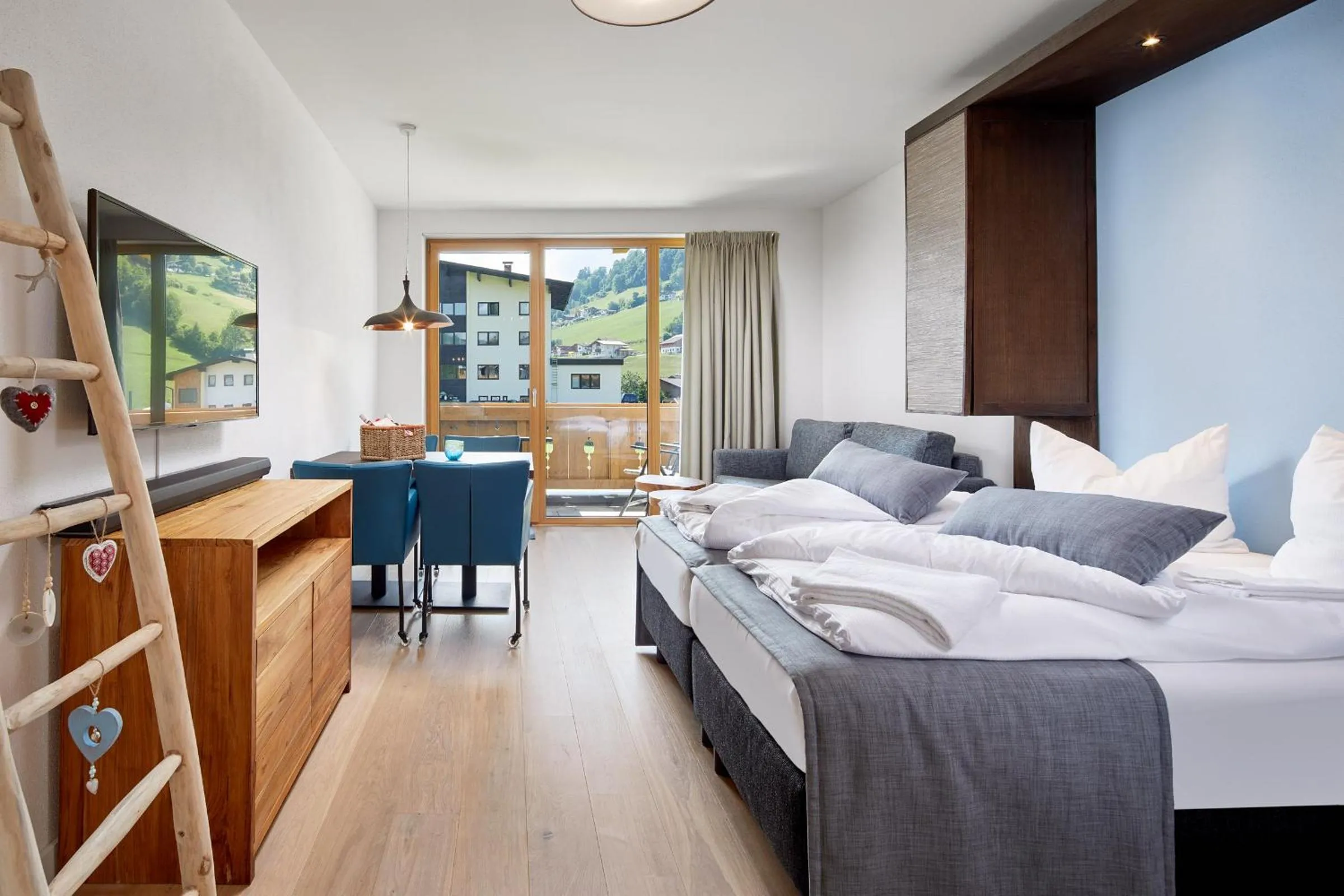 Day, Bed in Residenz Drachenstein Wildschönau