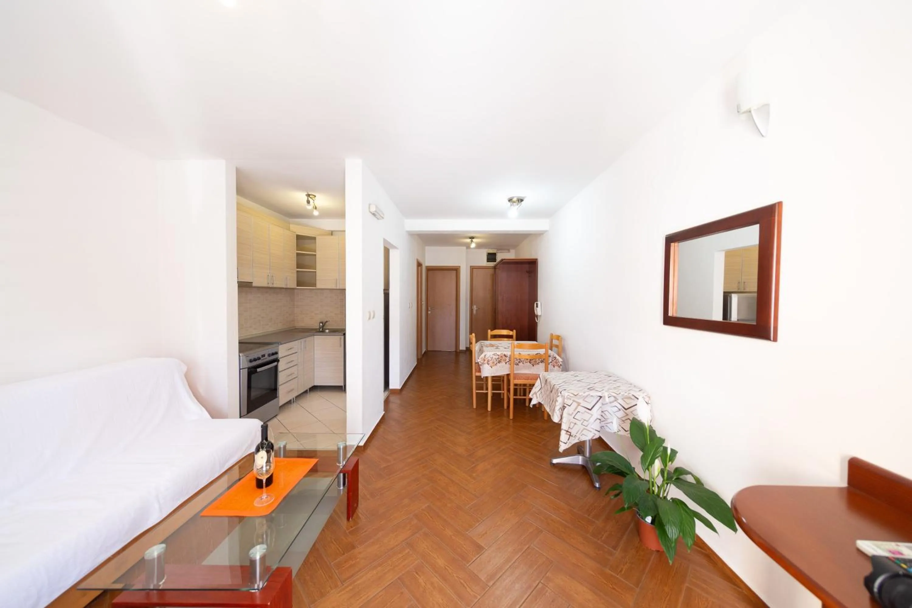 Living room, Bed in SMS Apartments