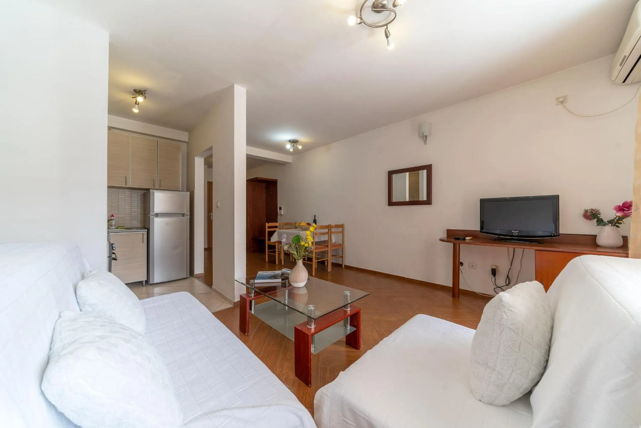 Communal lounge/ TV room in SMS Apartments