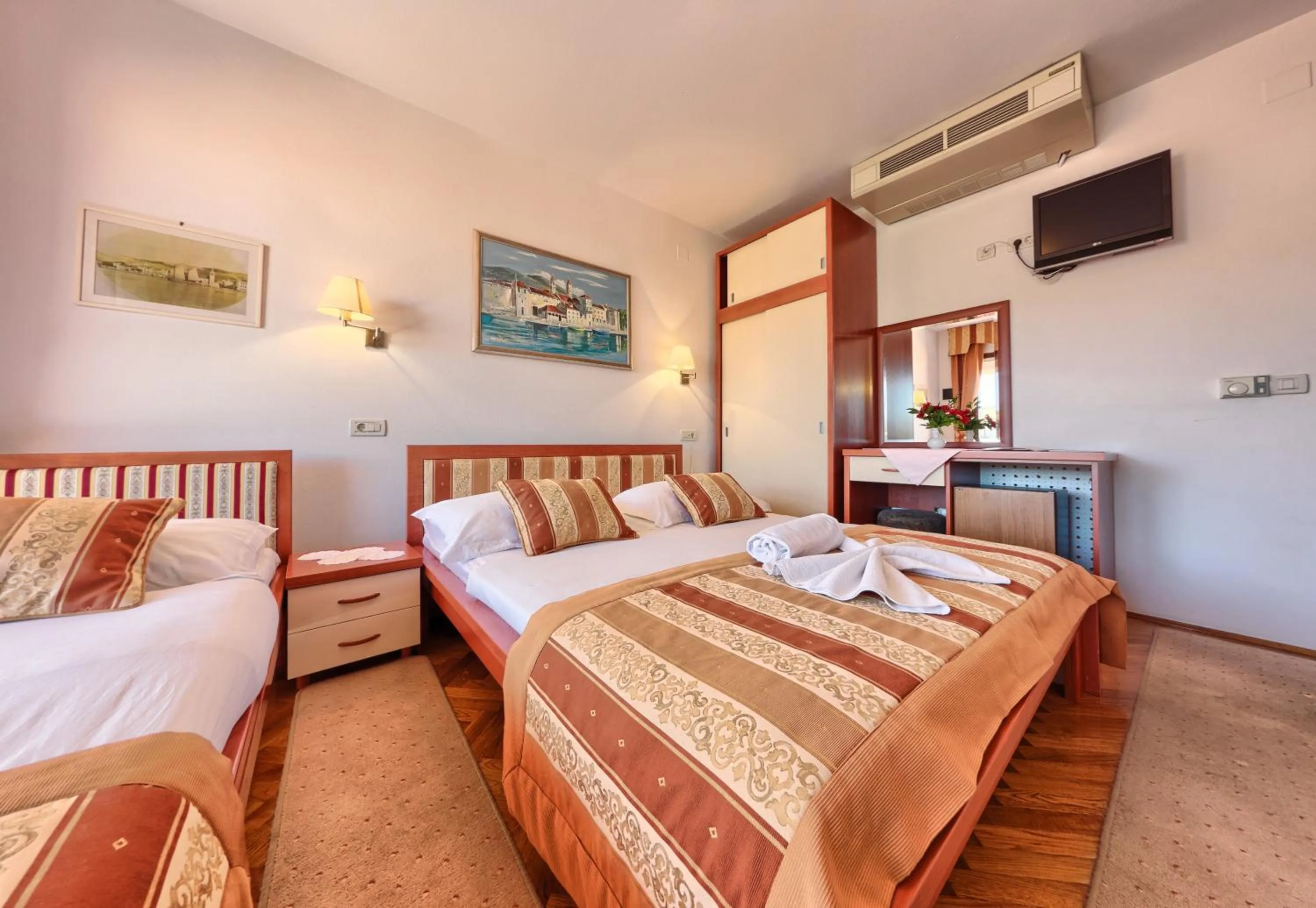 Photo of the whole room, Bed in Hotel Trogirski Dvori