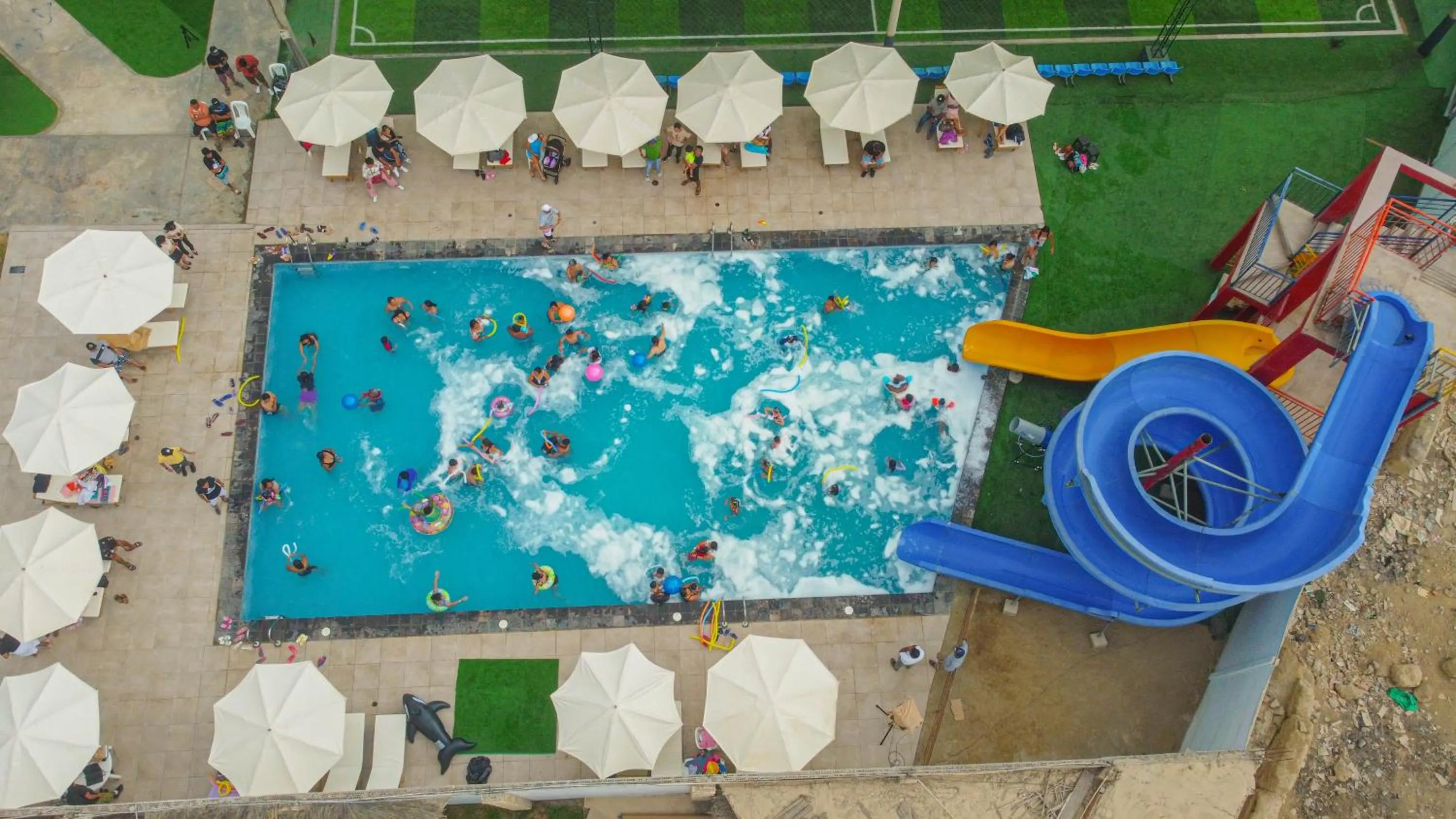 Swimming pool in Hotel Resort Thiago