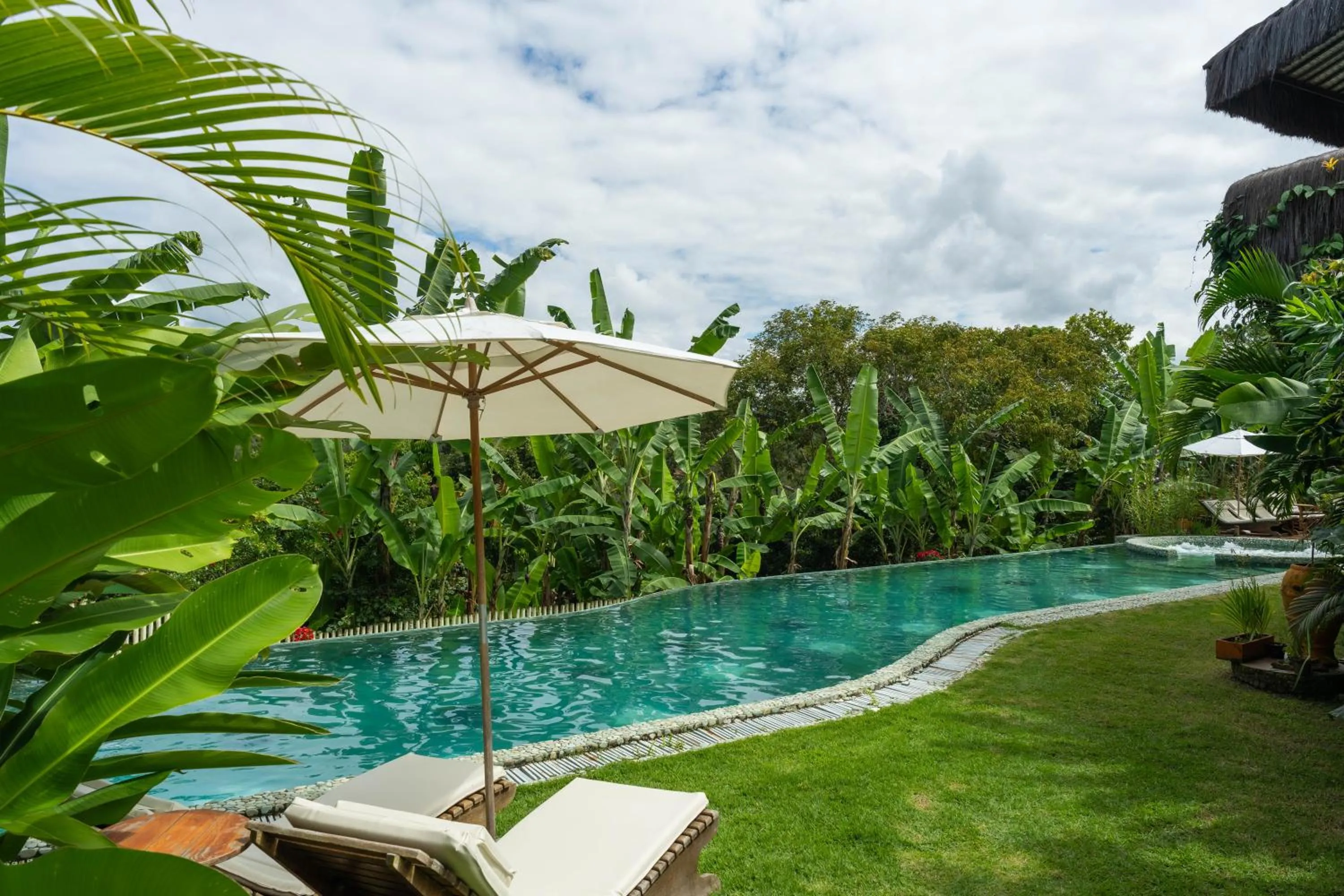 Swimming pool in Sagui Boutique Hotel