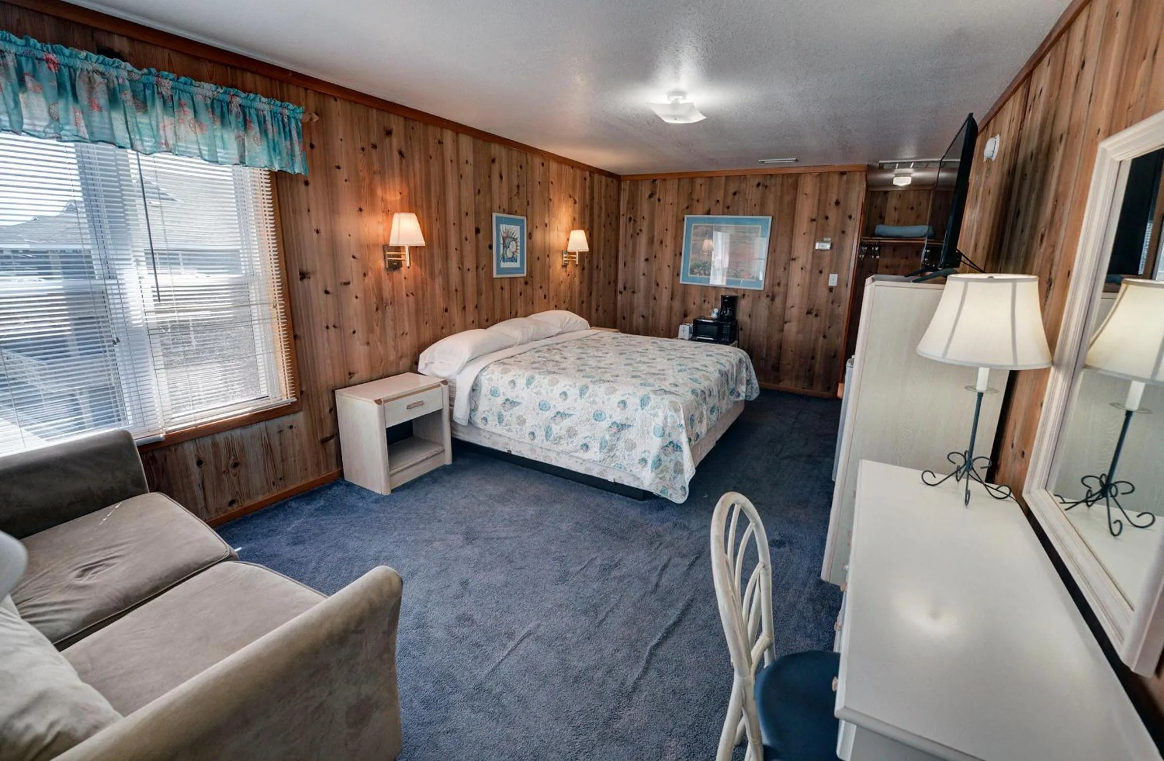 Bed in Outer Banks Motel