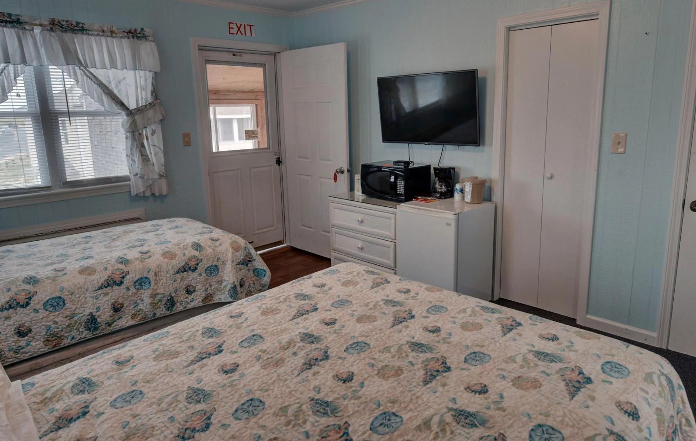 Bed in Outer Banks Motel