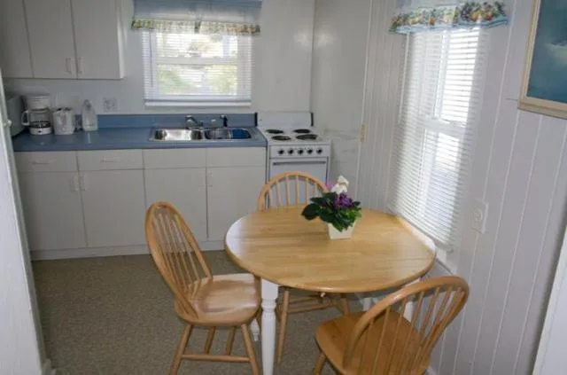 Dining area in Outer Banks Motel