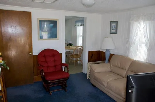 Living room in Outer Banks Motel