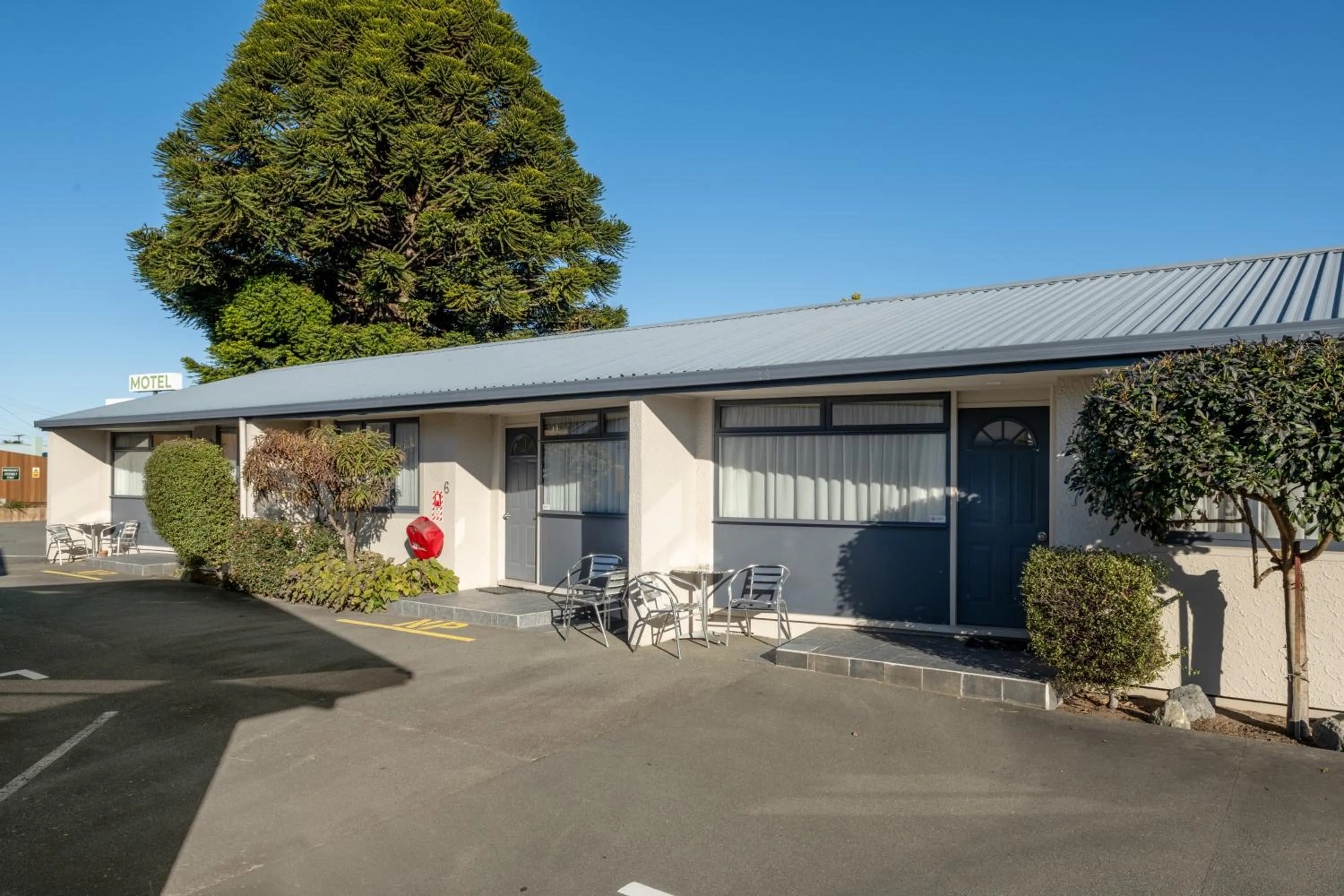Property building in Grove Park Motor Lodge