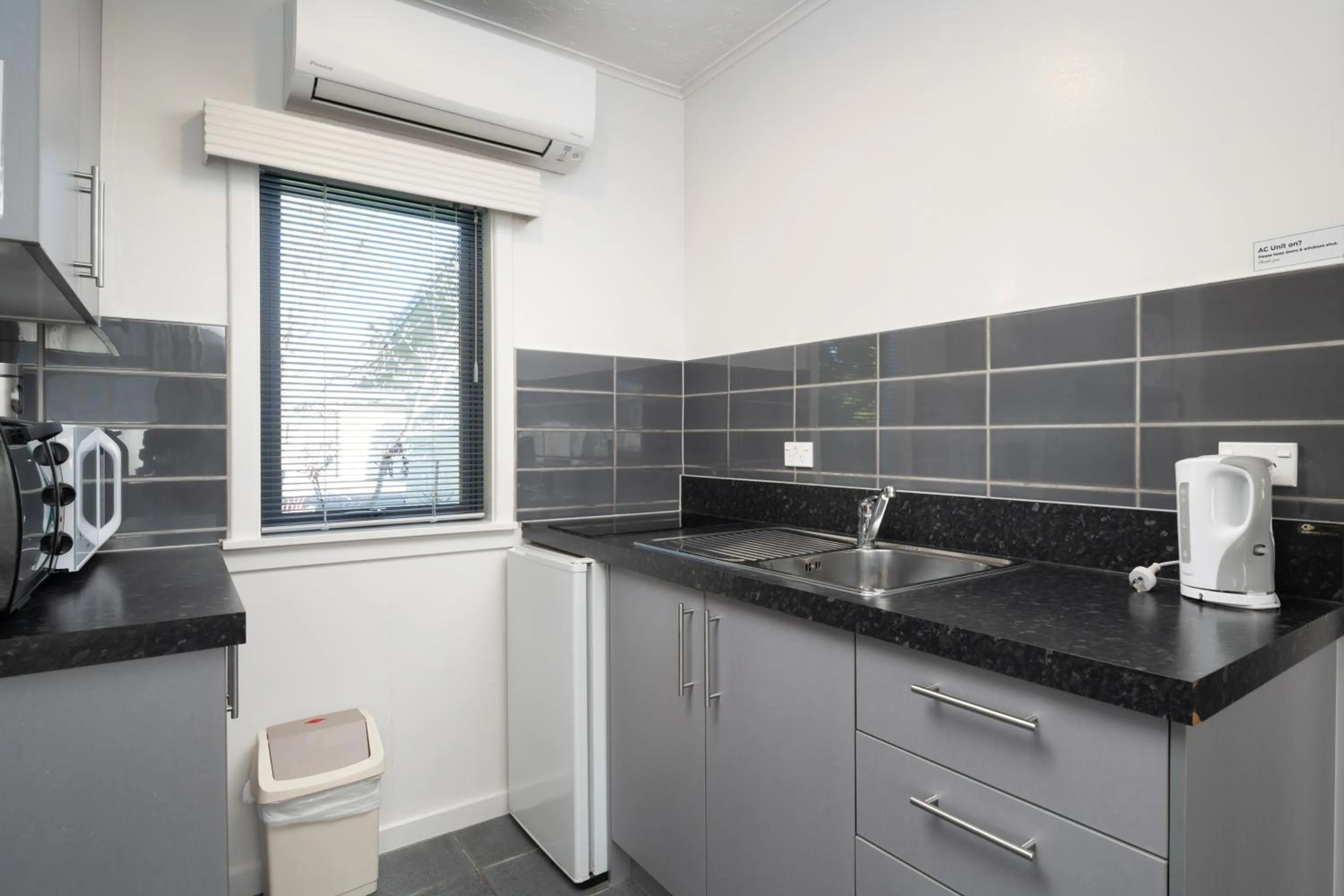 kitchen in Grove Park Motor Lodge