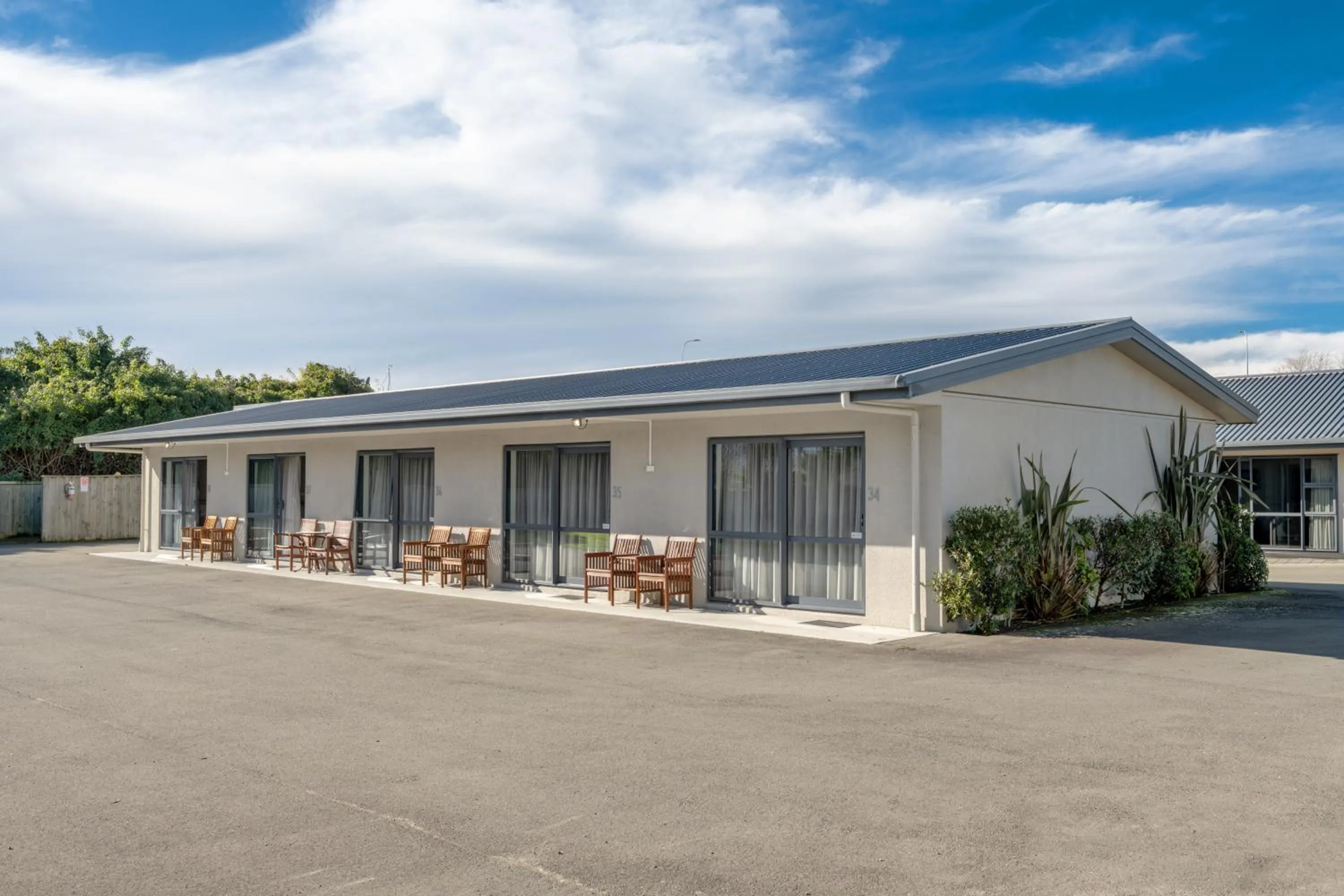 Property building in Grove Park Motor Lodge