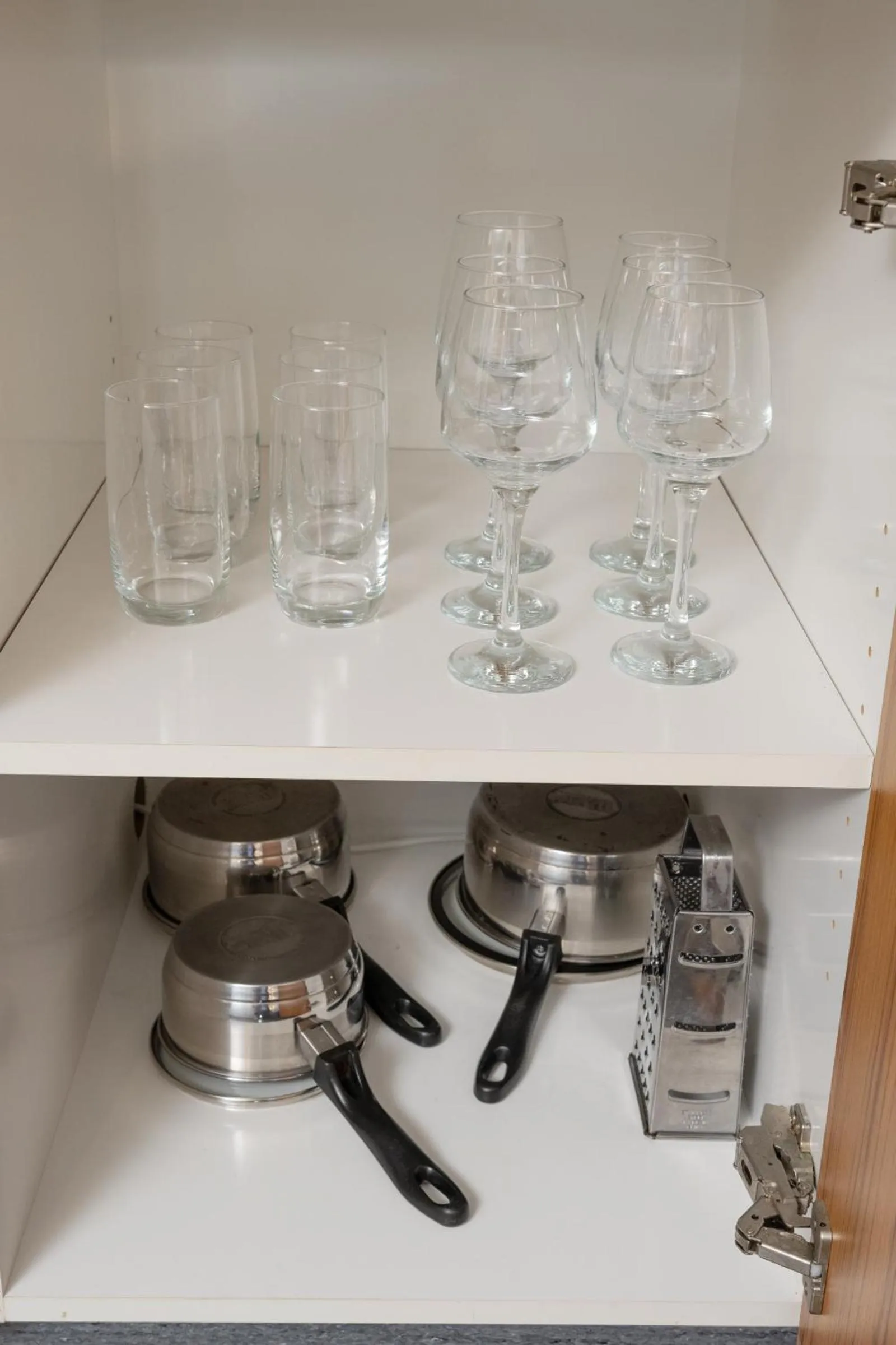 kitchen in Grove Park Motor Lodge