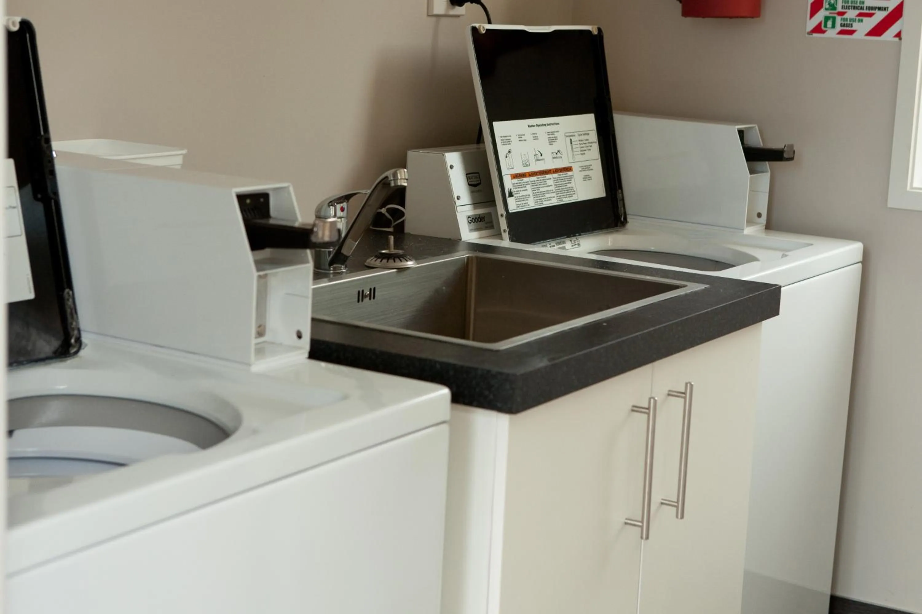 laundry in Grove Park Motor Lodge