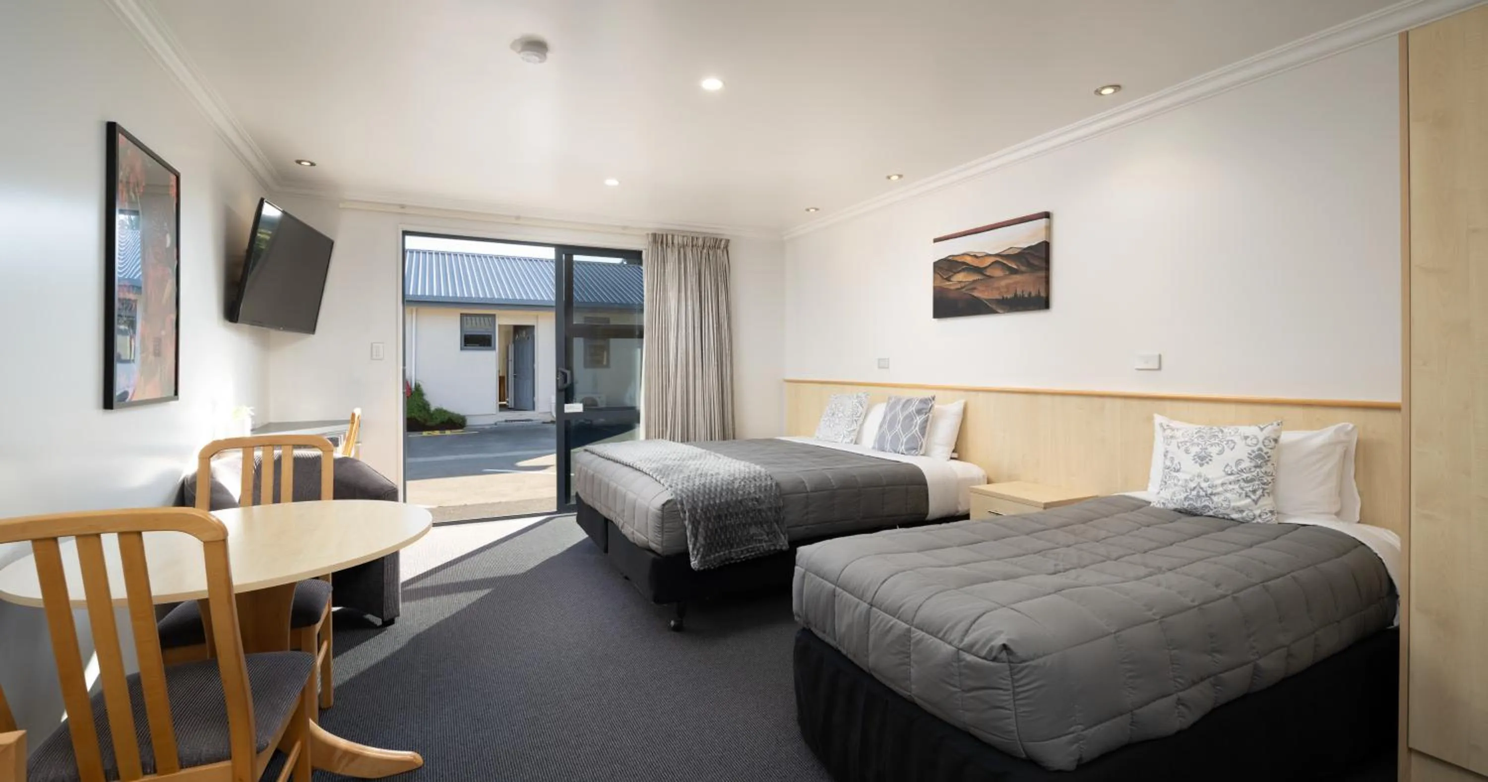 View (from property/room), Bed in Grove Park Motor Lodge