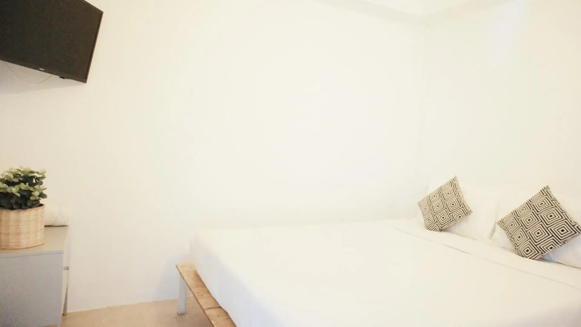 TV and multimedia, Bed in Green Sleep Hostel TV and multimedia, Bed in Green Sleep Hostel