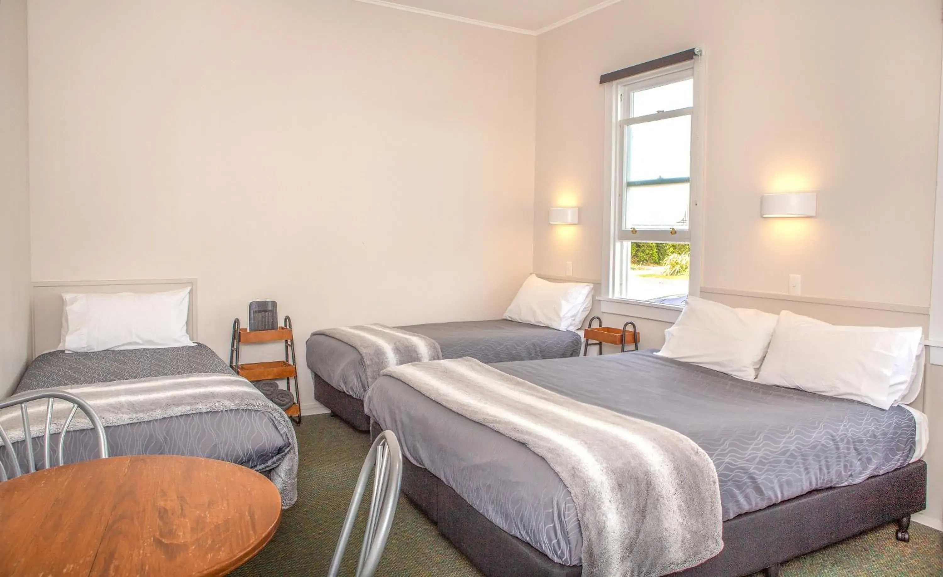 Family Room with Shared Bathroom in Hokitika Pioneer Hotel Family Room with Shared Bathroom in Hokitika Pioneer Hotel