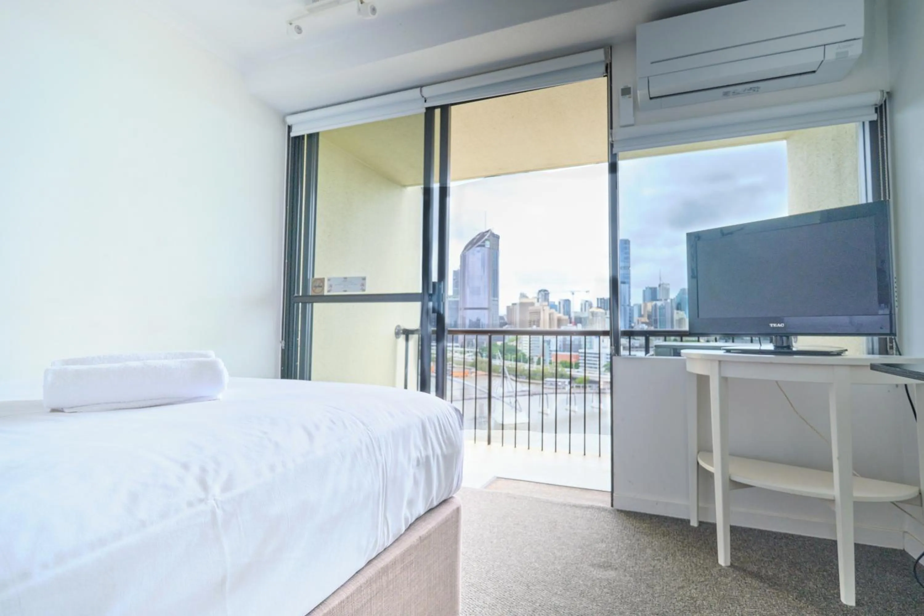 Bed in River Plaza Apartments Brisbane Southbank