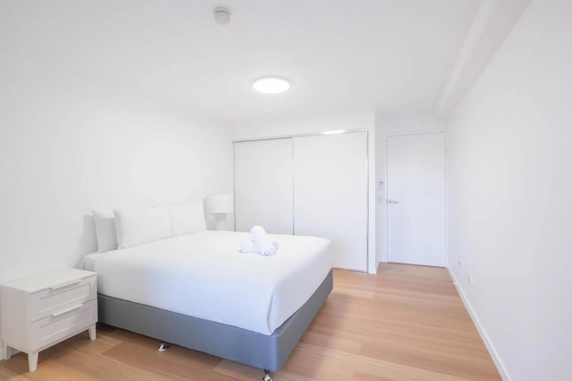 Bed in River Plaza Apartments Brisbane Southbank