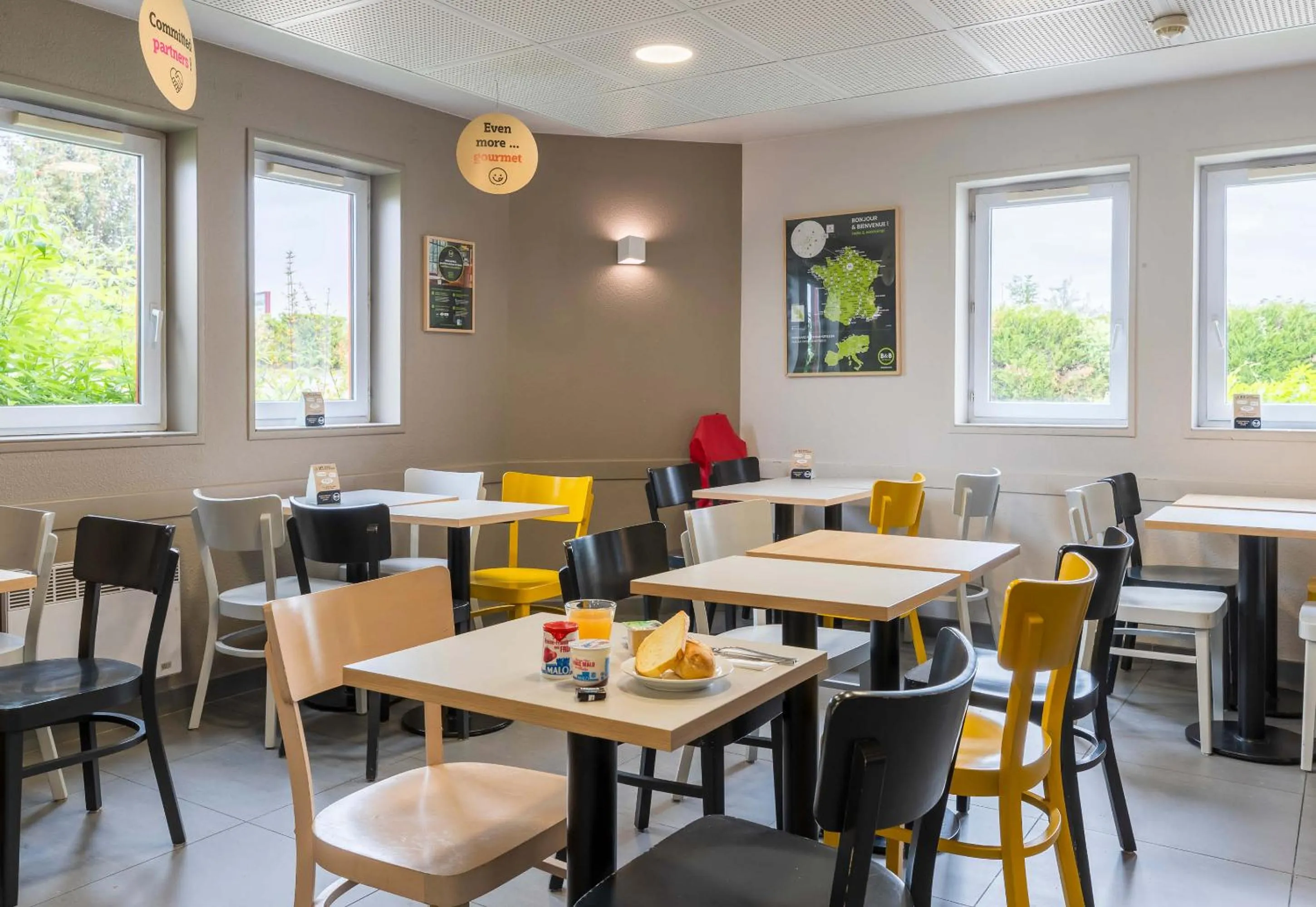 Breakfast in B&B HOTEL Troyes Saint-Parres-aux-Tertres