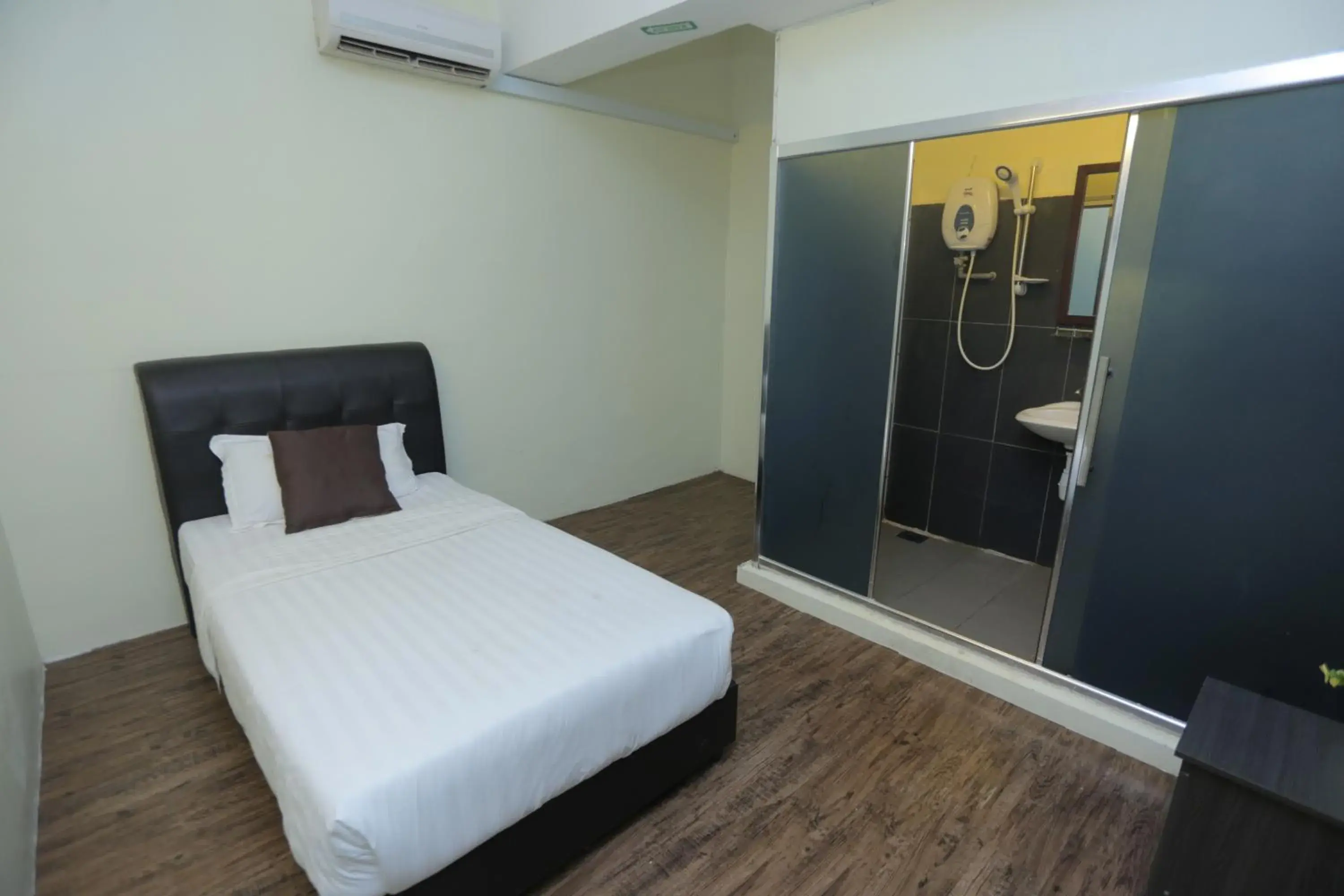 Bedroom, Bed in JAM Hotel Kota Warisan Sepang @ ERL Salak Tinggi, KLIA 1-2 & F1 Bedroom, Bed in JAM Hotel Kota Warisan Sepang @ ERL Salak Tinggi, KLIA 1-2 & F1