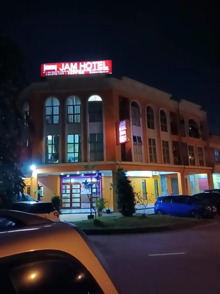 JAM Hotel Kota Warisan Sepang @ ERL Salak Tinggi, KLIA 1-2 & F1