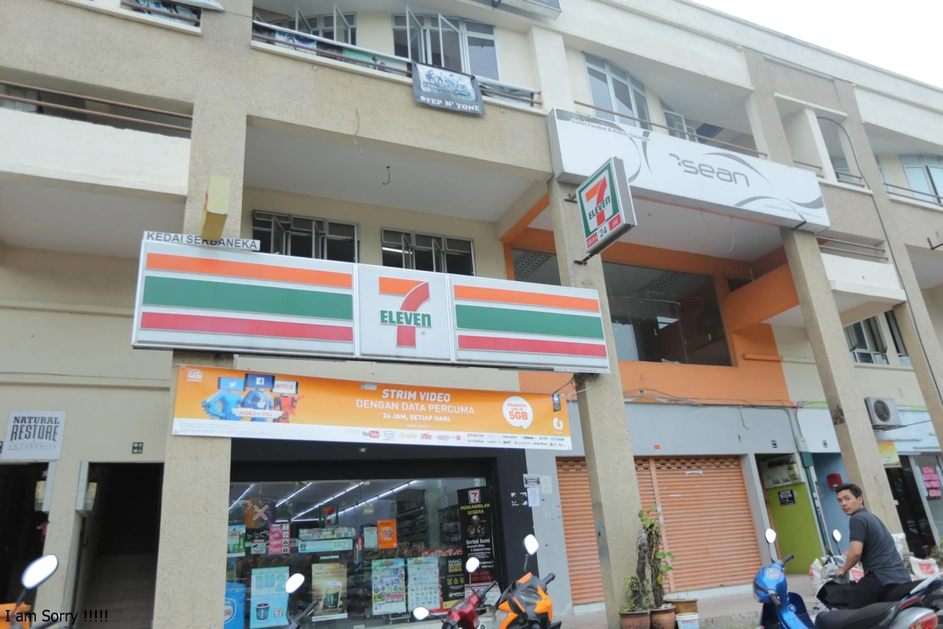 JAM Hotel Kota Warisan Sepang @ ERL Salak Tinggi, KLIA 1-2 & F1