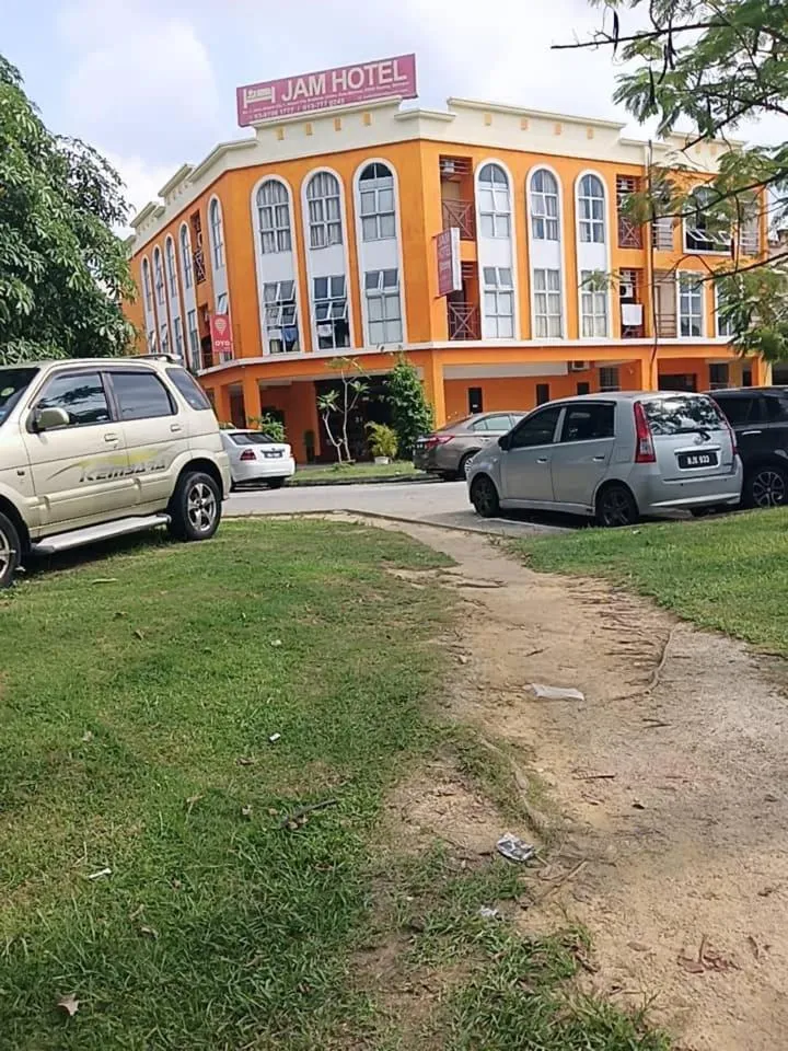 JAM Hotel Kota Warisan Sepang @ ERL Salak Tinggi, KLIA 1-2 & F1