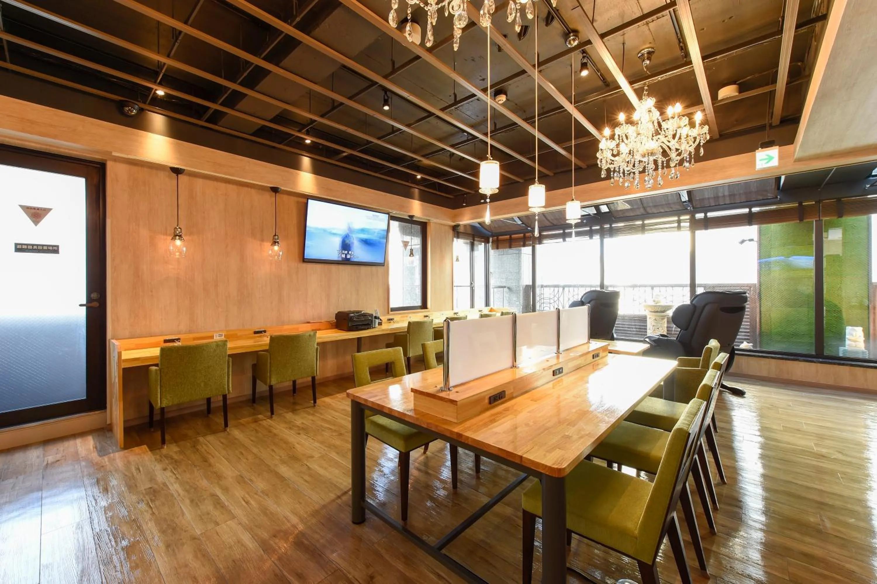 Communal lounge/ TV room in Anshin oyado woman Tokyo Ginza shiodome - Women Only