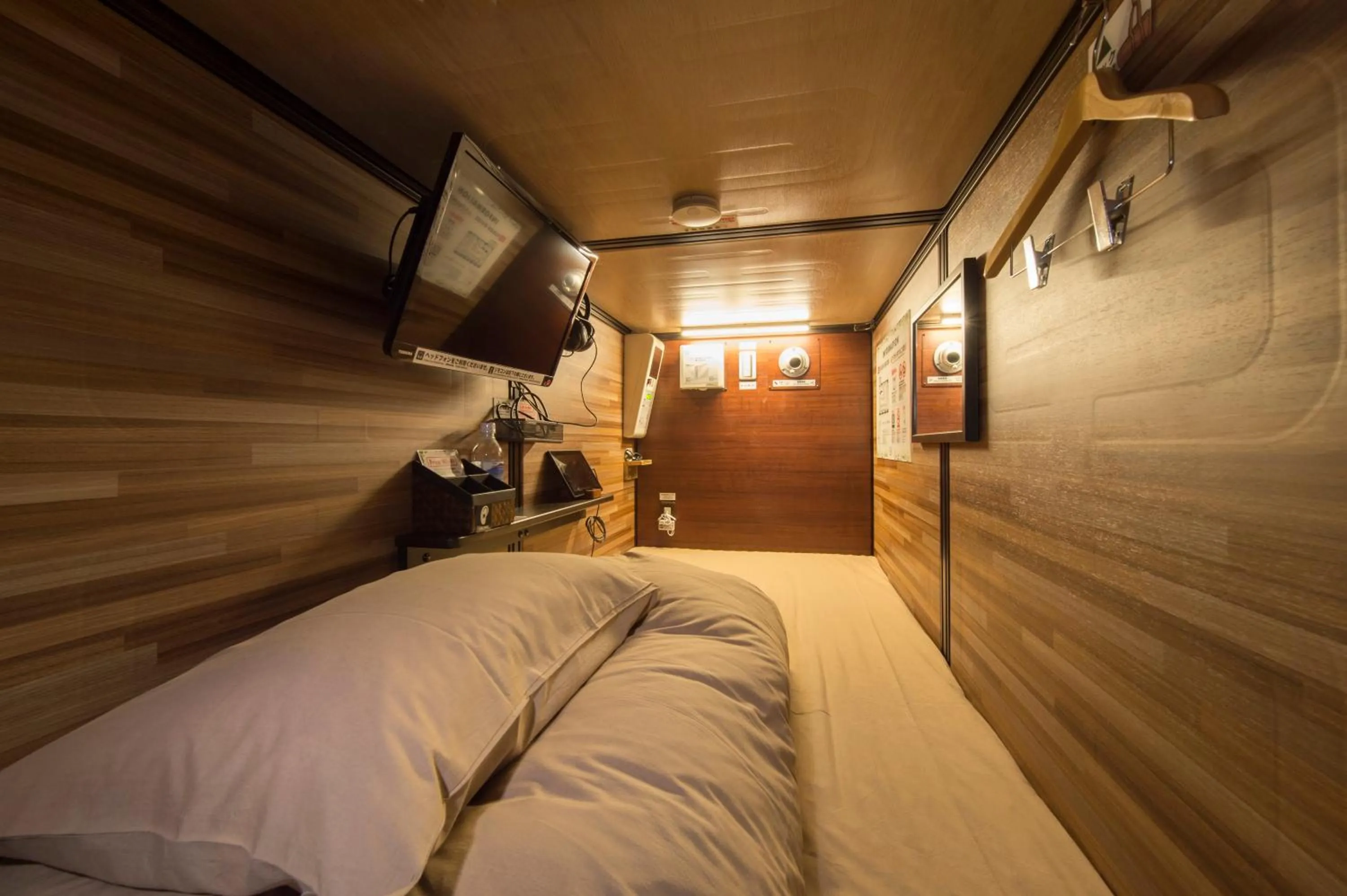 Bedroom, Bed in Anshin oyado woman Tokyo Ginza shiodome - Women Only