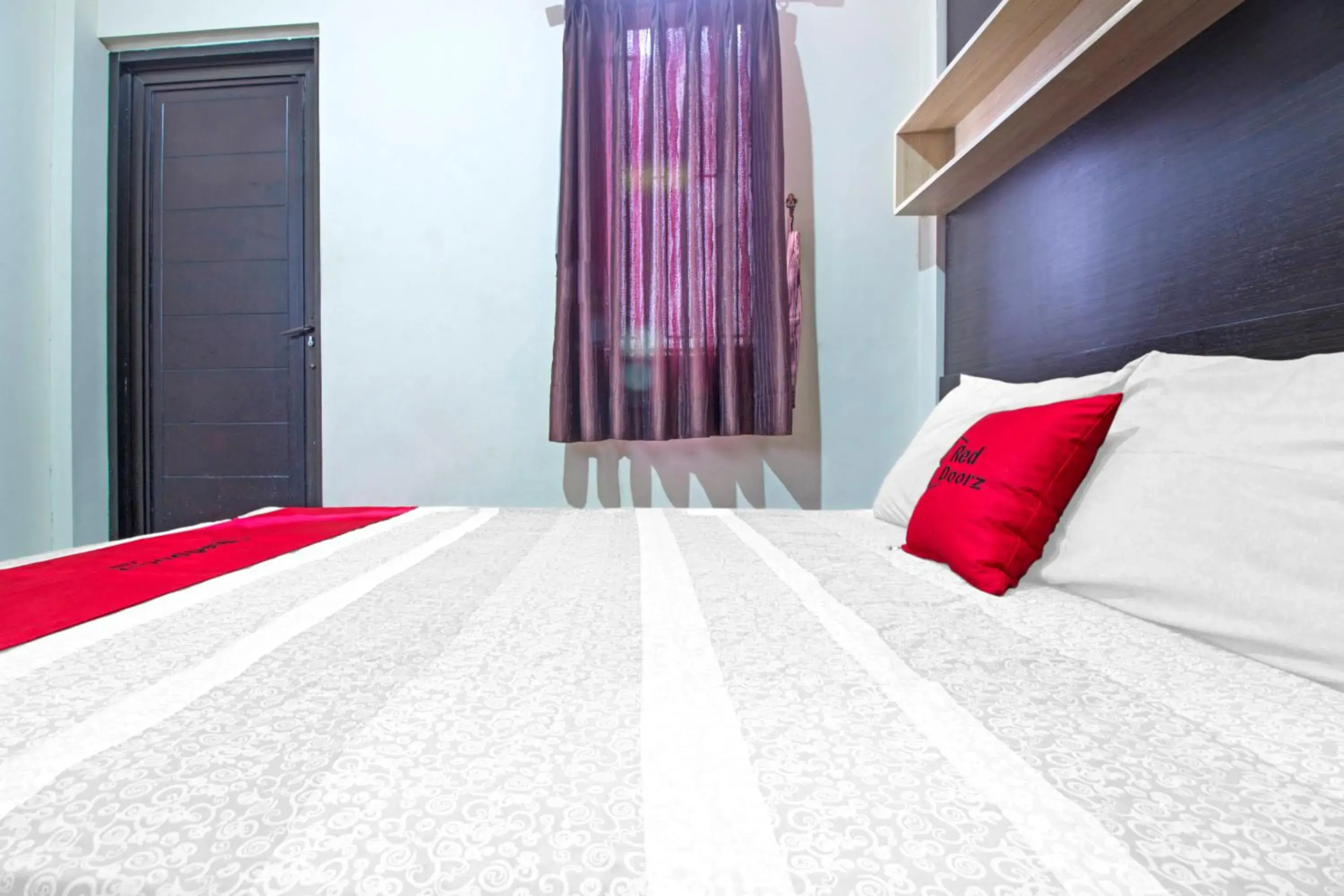 Bedroom, Bed in RedDoorz Plus near Isola UPI Bedroom, Bed in RedDoorz Plus near Isola UPI