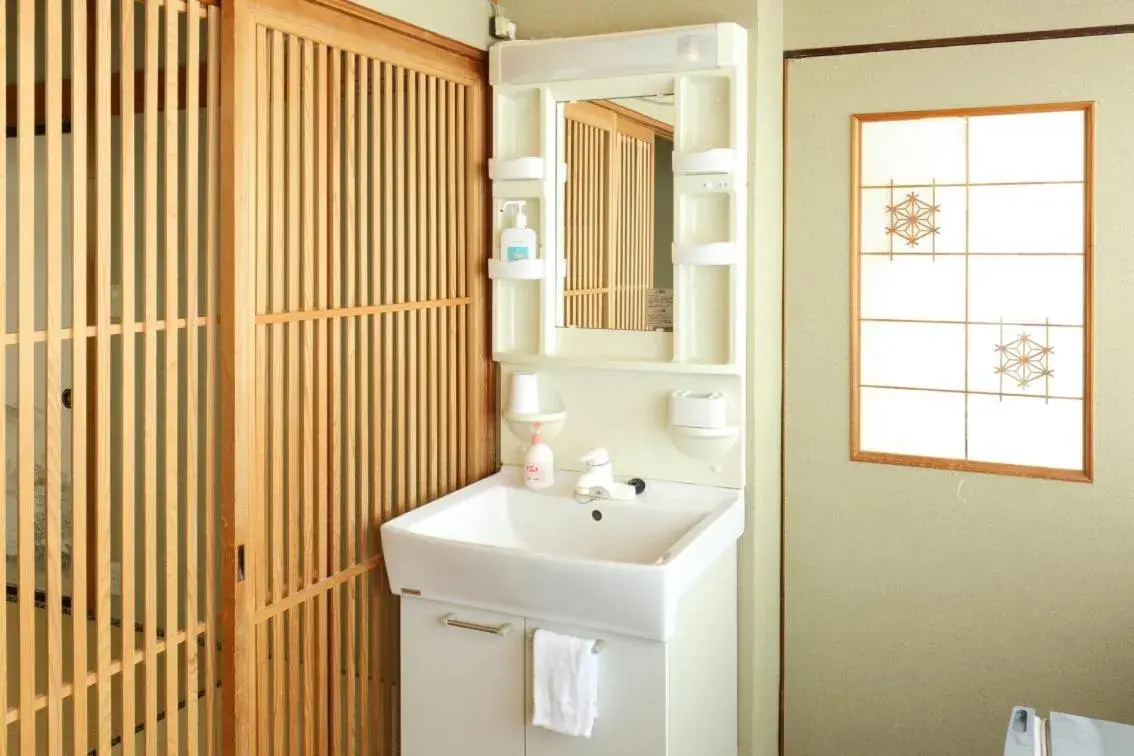 Quadruple Room in Dai Onsen Matsudaya Ryokan Quadruple Room in Dai Onsen Matsudaya Ryokan