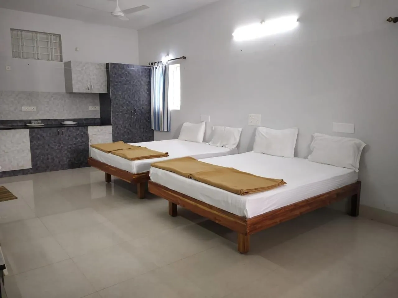 Photo of the whole room, Bed in Quiet Home