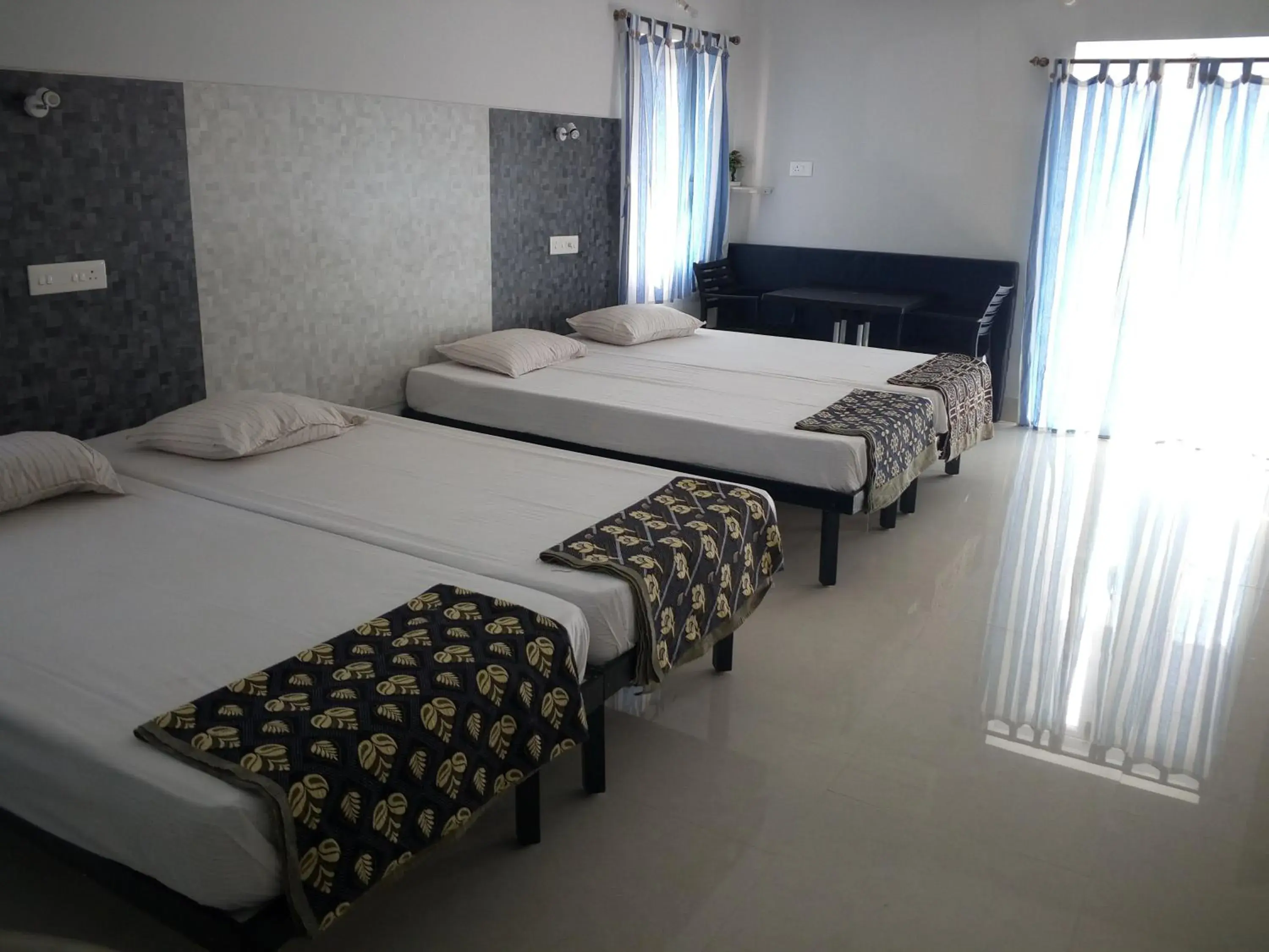 Bed in Quiet Home Bed in Quiet Home