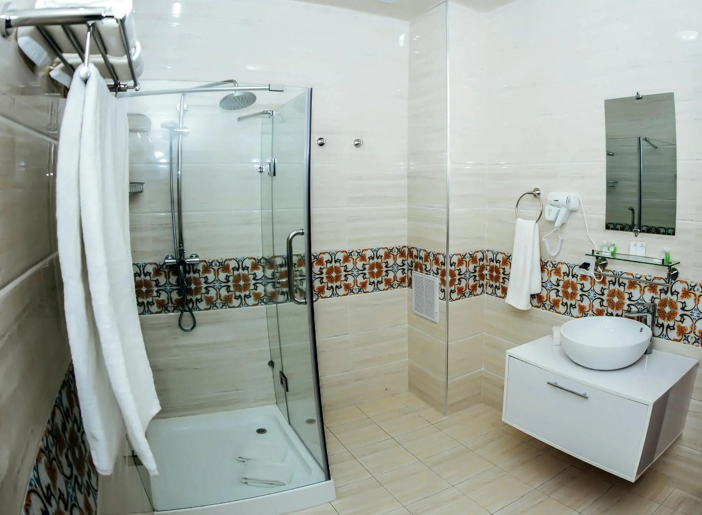 Shower in Hotel Bek Samarkand