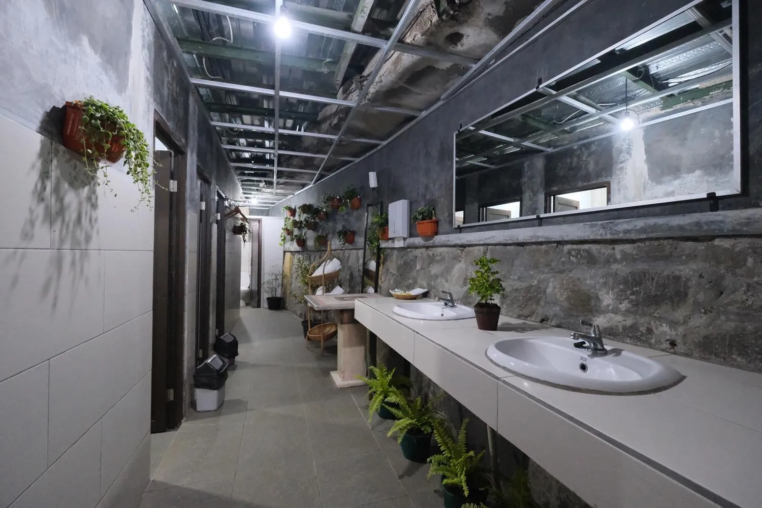 Bathroom in The Lodge Maribaya