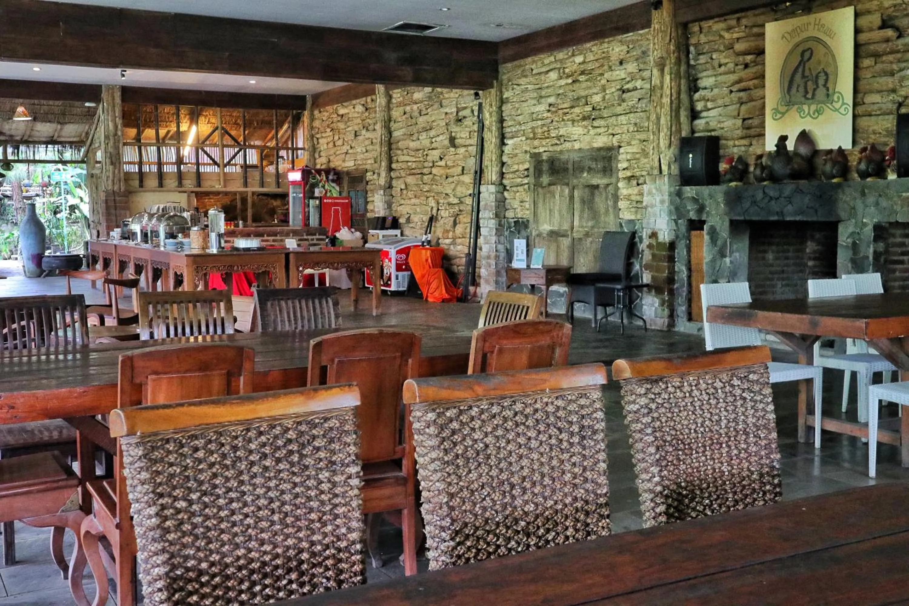 Restaurant/places to eat in The Lodge Maribaya