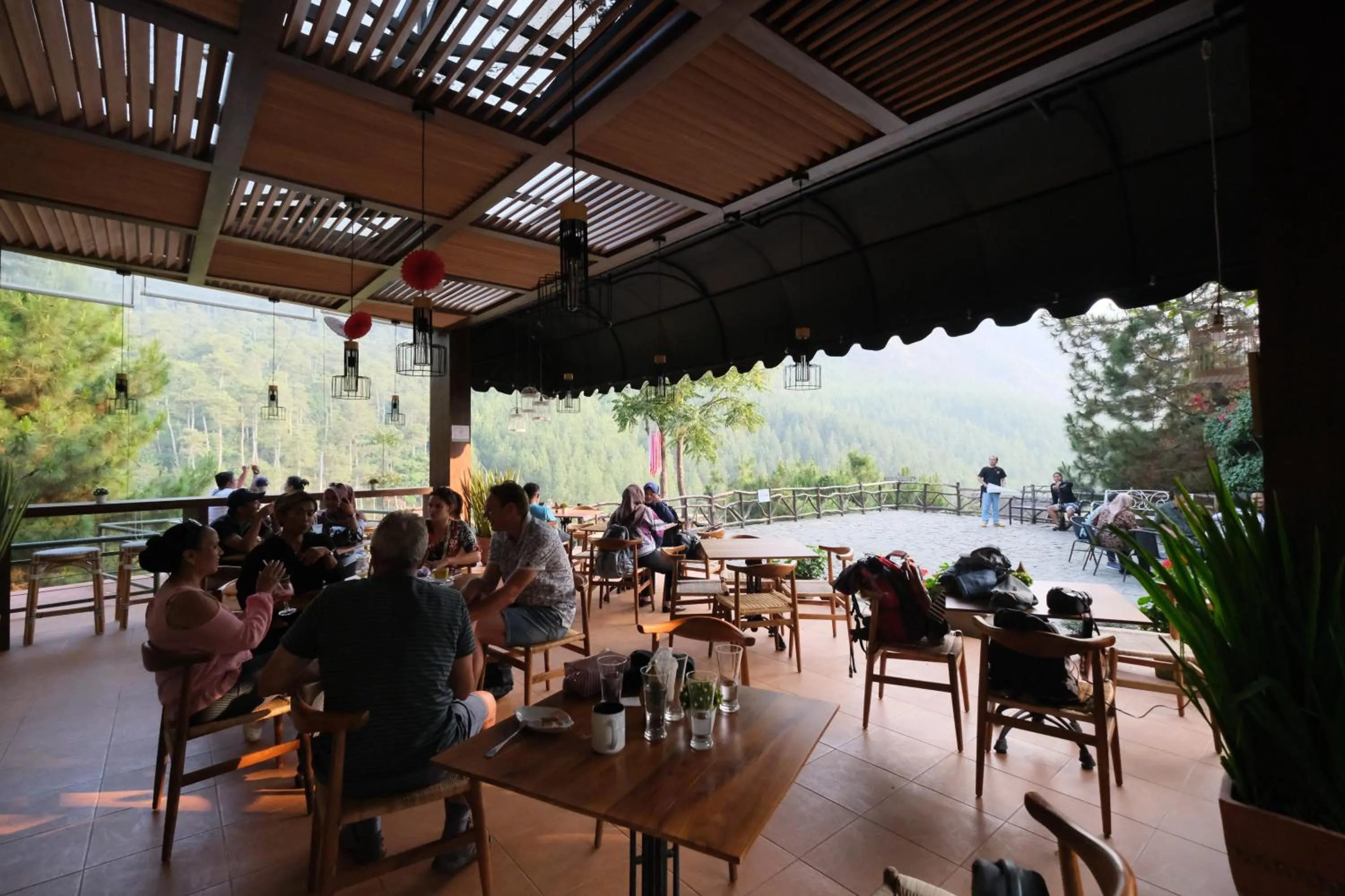 Restaurant/places to eat in The Lodge Maribaya