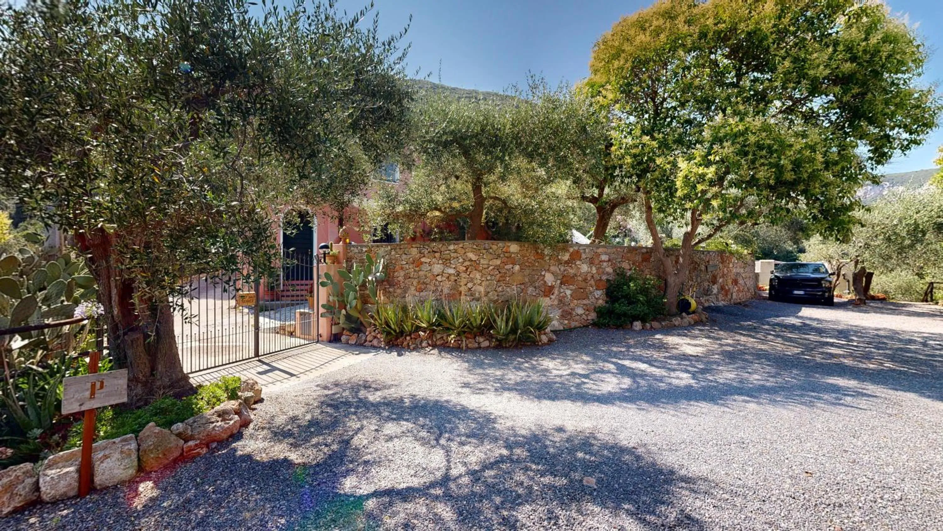 Parking in Ai Cinque Campanili