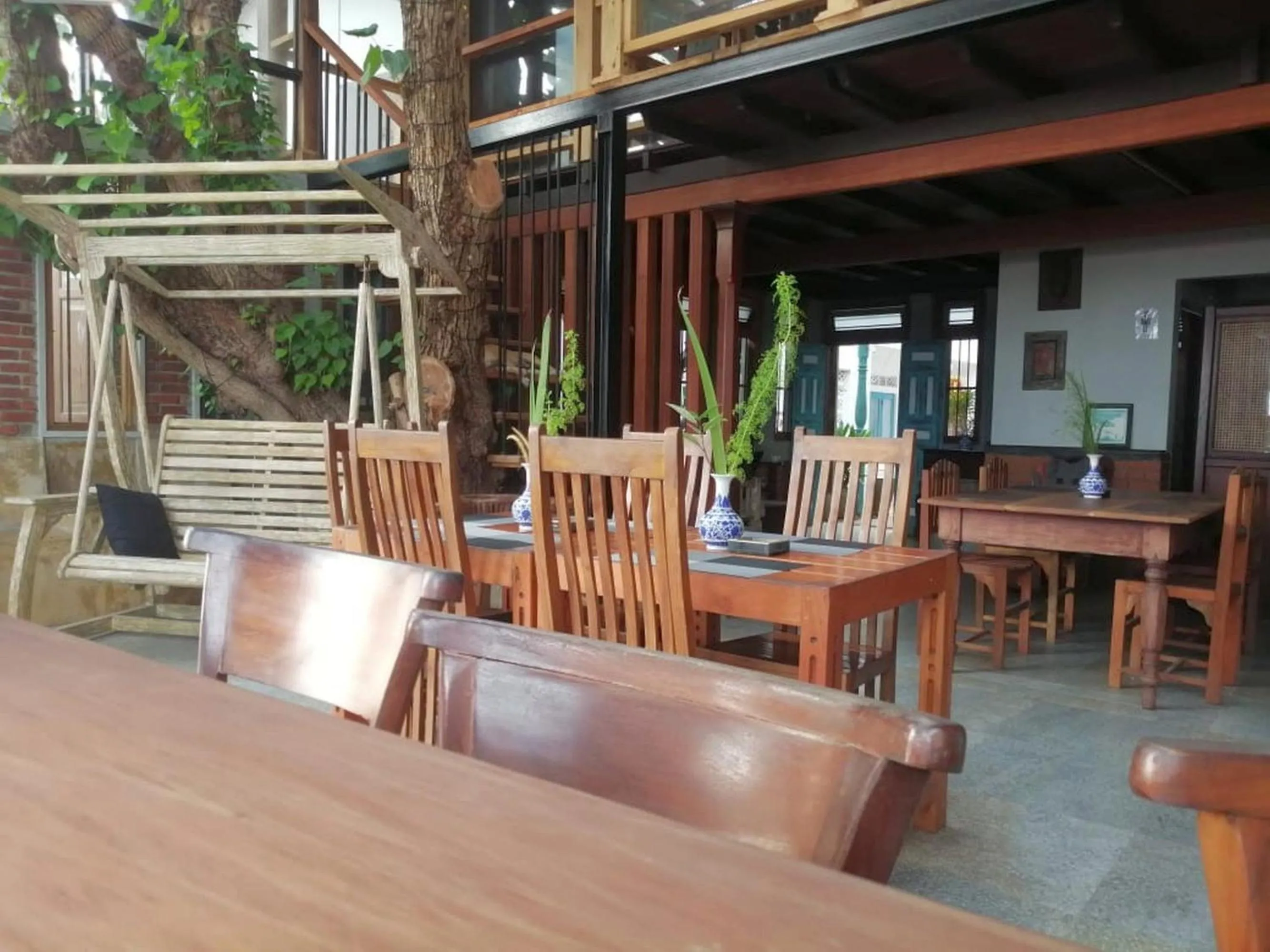 Restaurant/places to eat in Lucky Tuna