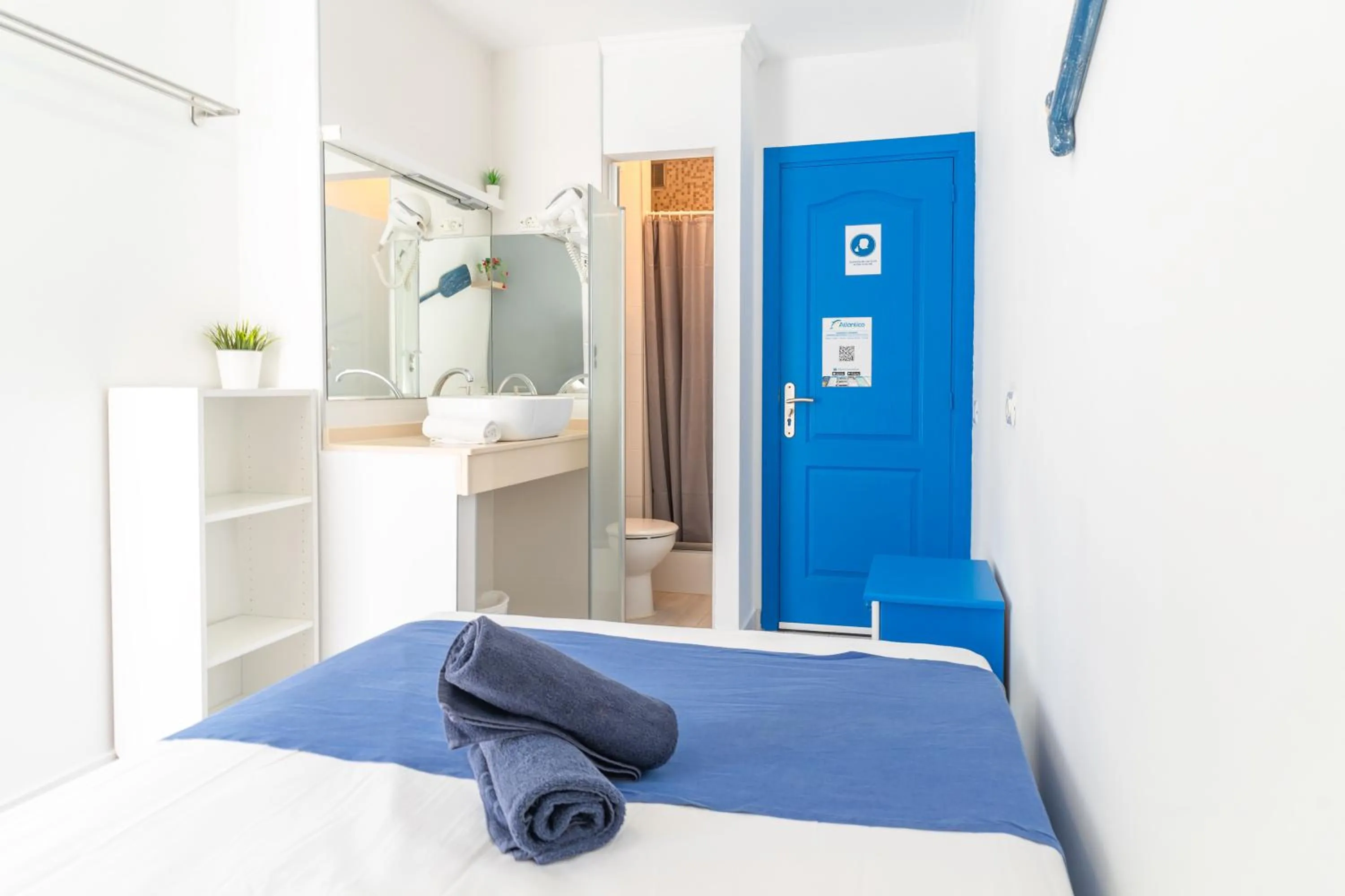 Bed in Hostel Neon Tenerife