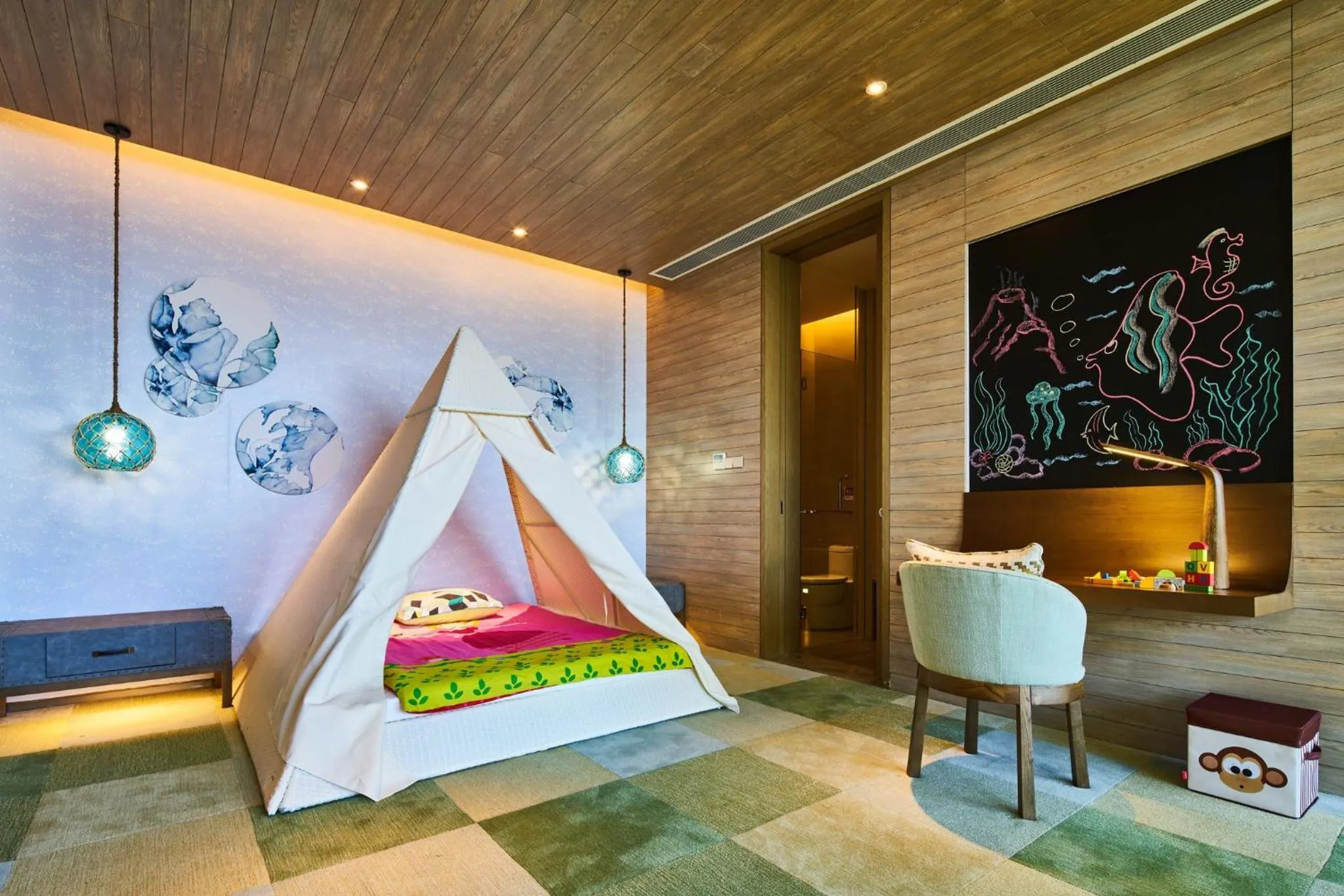 Photo of the whole room in Crowne Plaza Ningbo Xiangshan Sea View by IHG