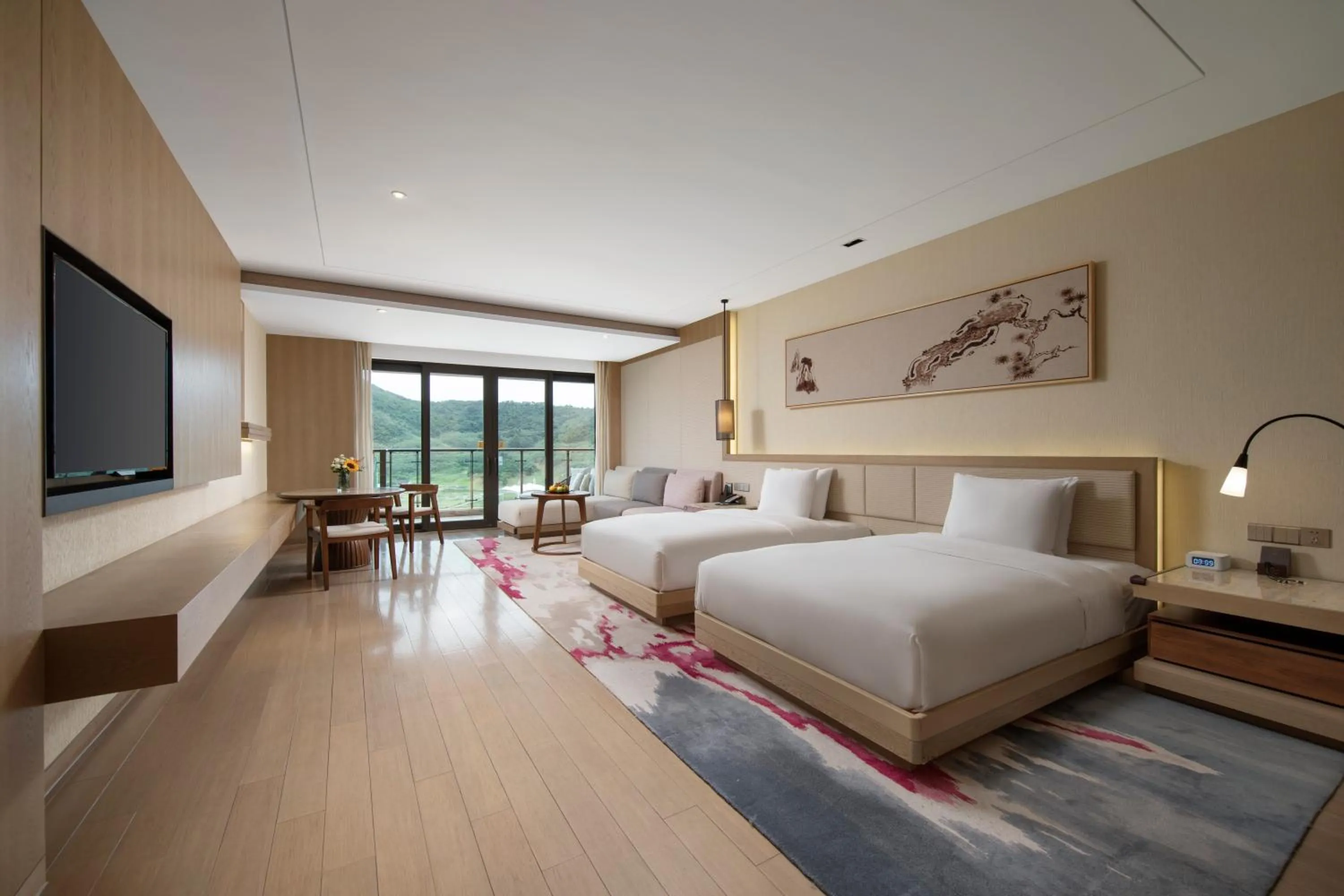Bed in Crowne Plaza Ningbo Xiangshan Sea View by IHG