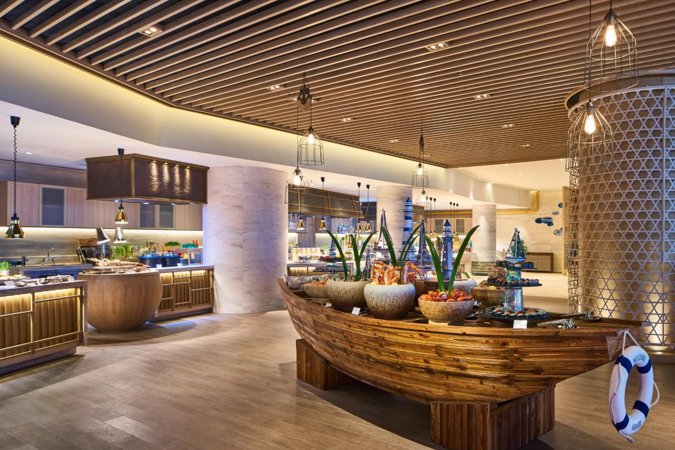 Restaurant/places to eat in Crowne Plaza Ningbo Xiangshan Sea View by IHG