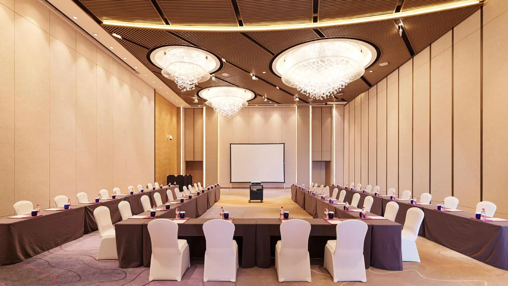 Meeting/conference room in Crowne Plaza Ningbo Xiangshan Sea View by IHG