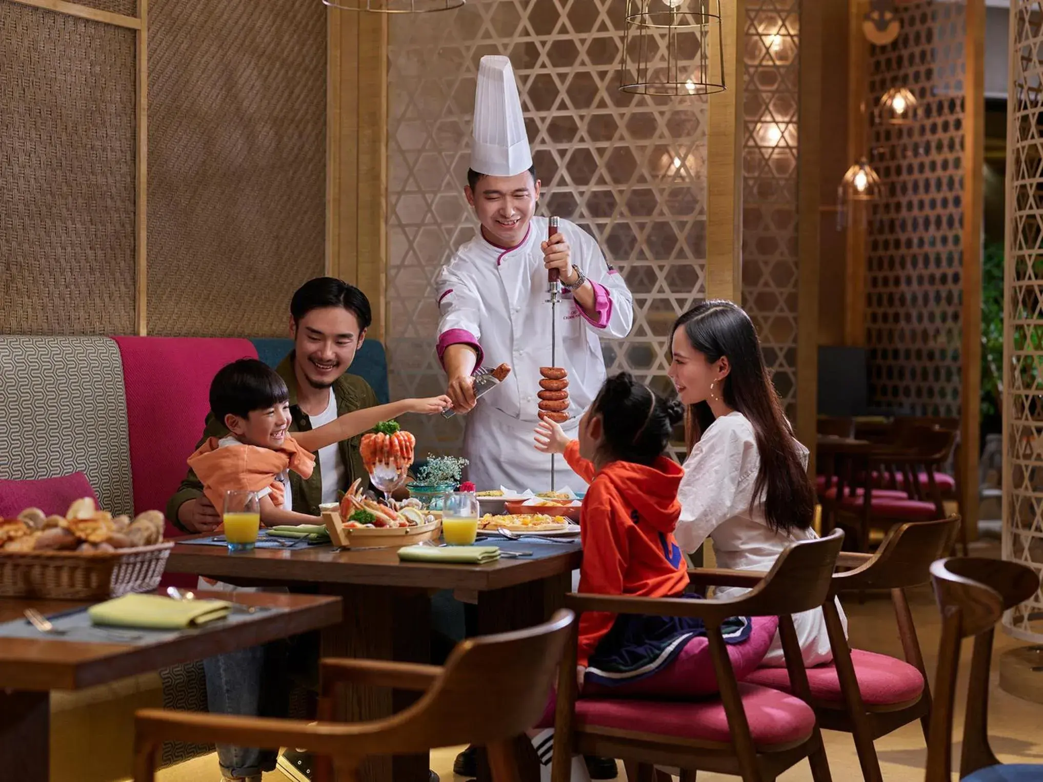 Restaurant/places to eat in Crowne Plaza Ningbo Xiangshan Sea View by IHG Restaurant/places to eat in Crowne Plaza Ningbo Xiangshan Sea View by IHG