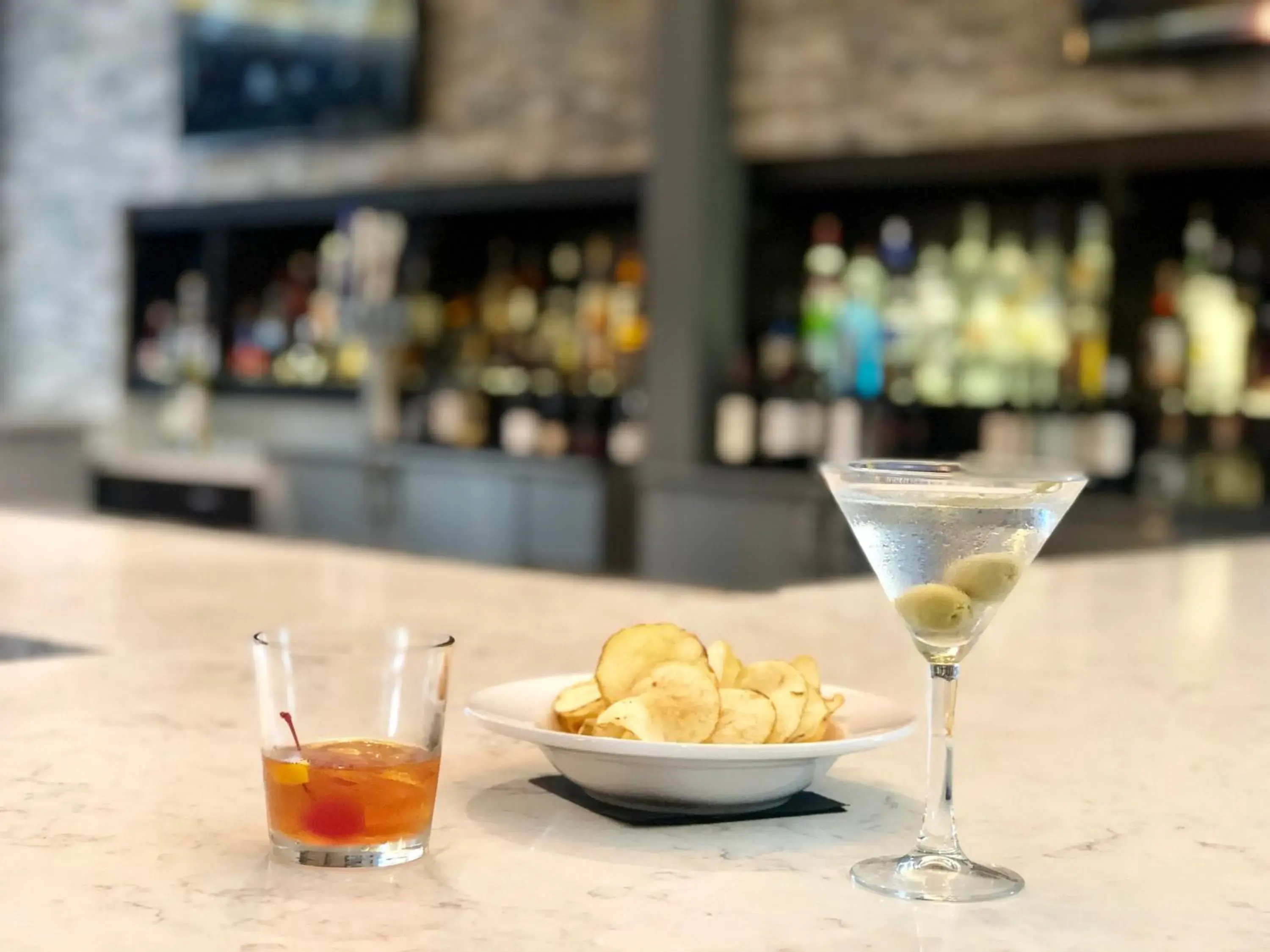 Lounge or bar in Holiday Inn & Suites Silicon Valley - Milpitas by IHG Lounge or bar in Holiday Inn & Suites Silicon Valley - Milpitas by IHG