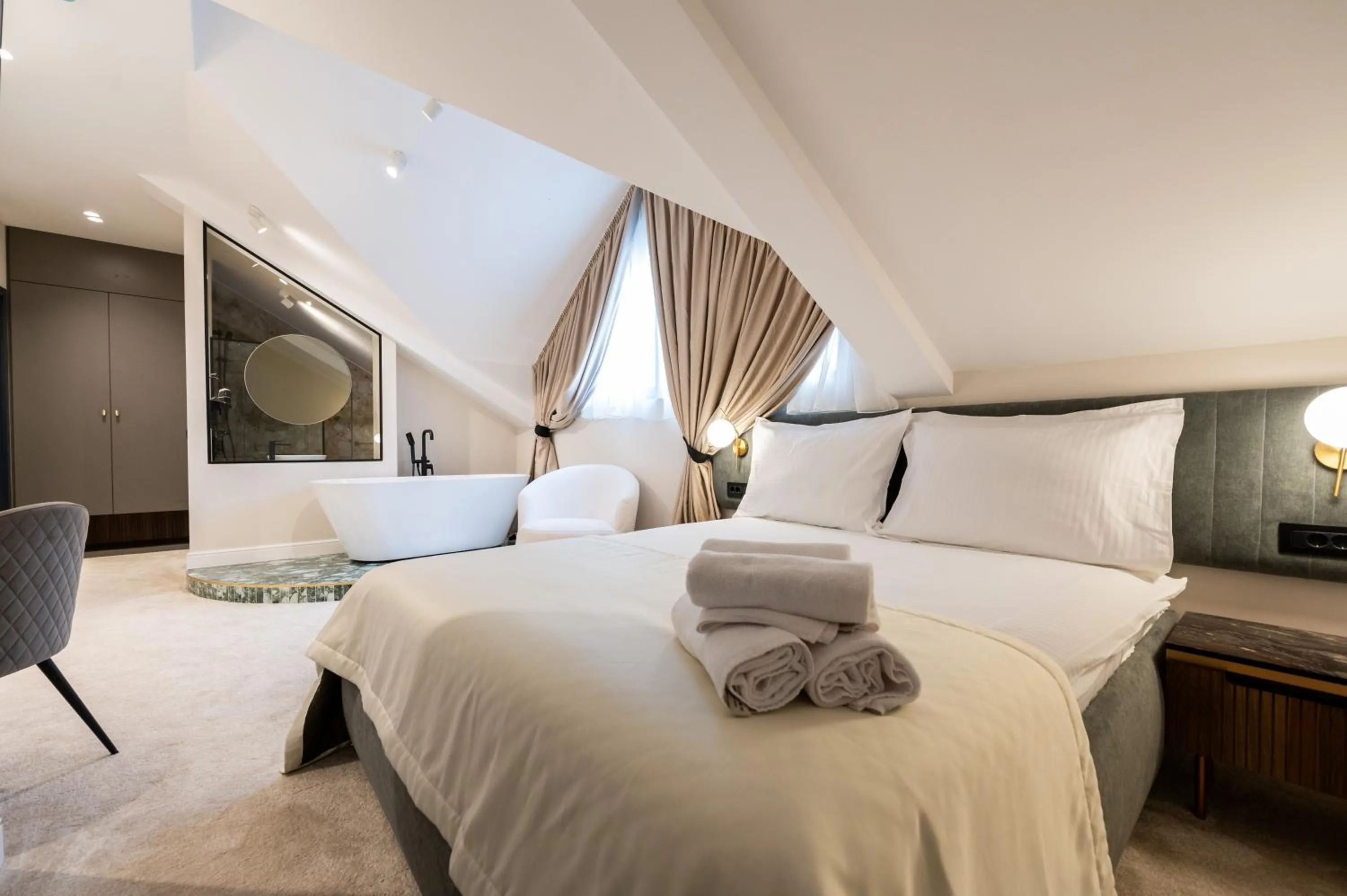 Bed in Hotel Bohemian Garni - Skadarlija