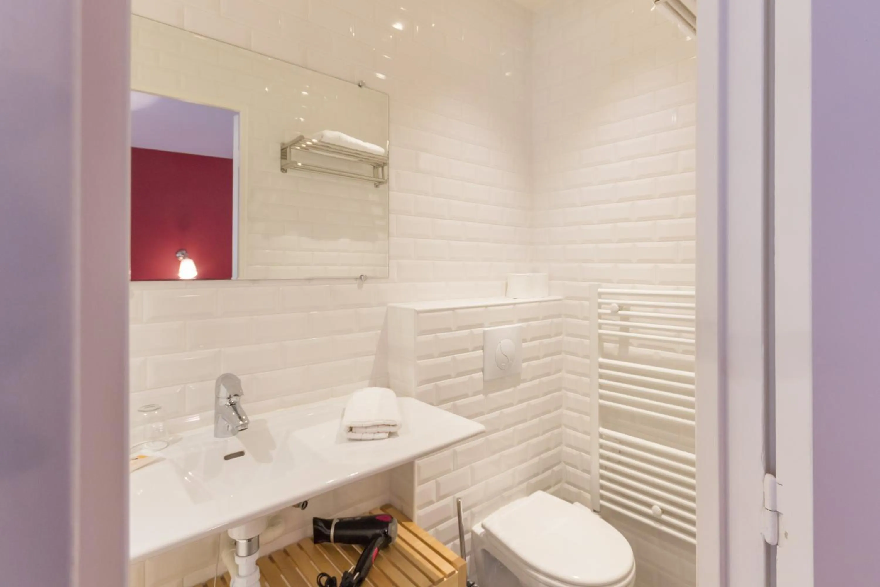 Bathroom in Les Toits de Paris