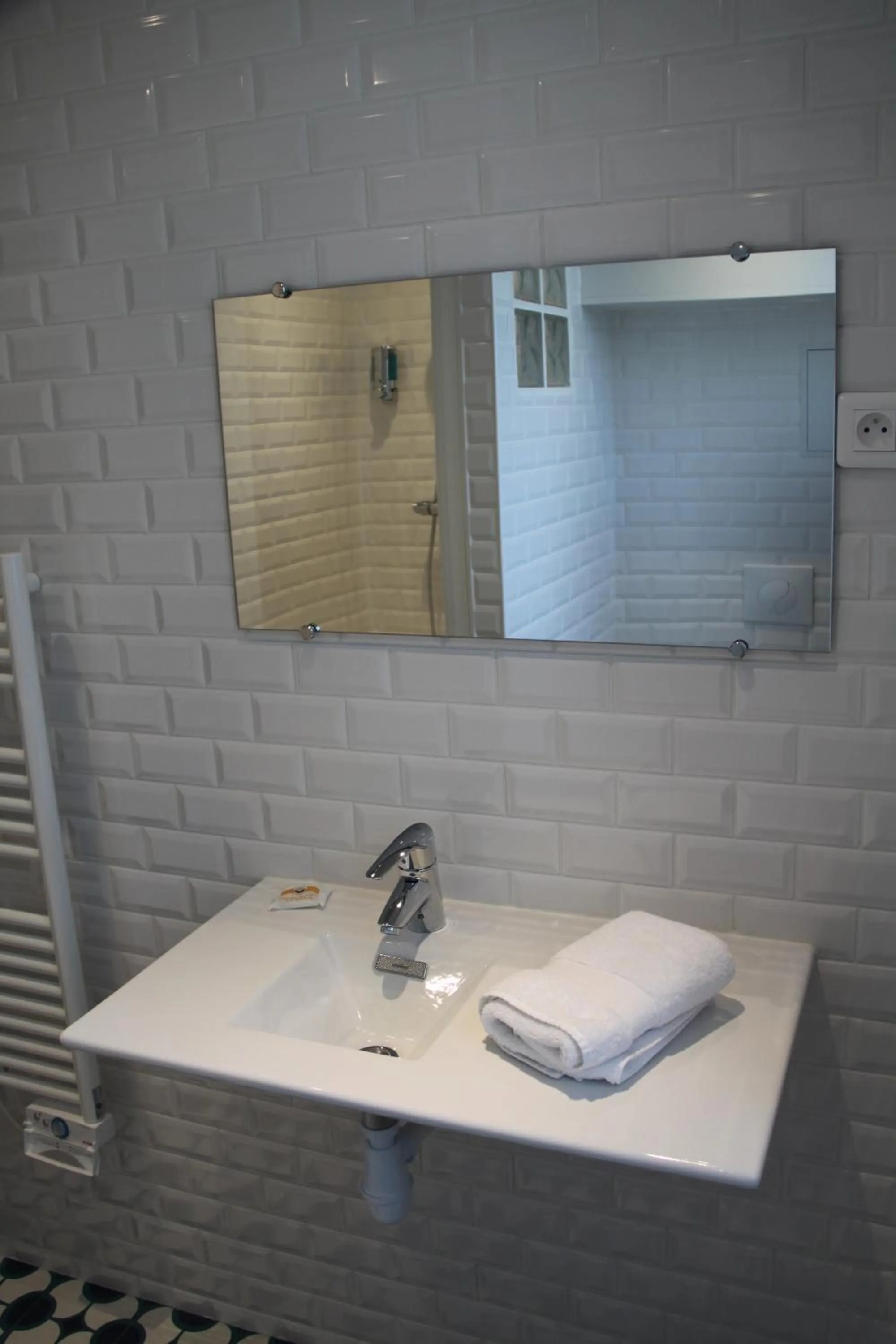 Bathroom in Les Toits de Paris